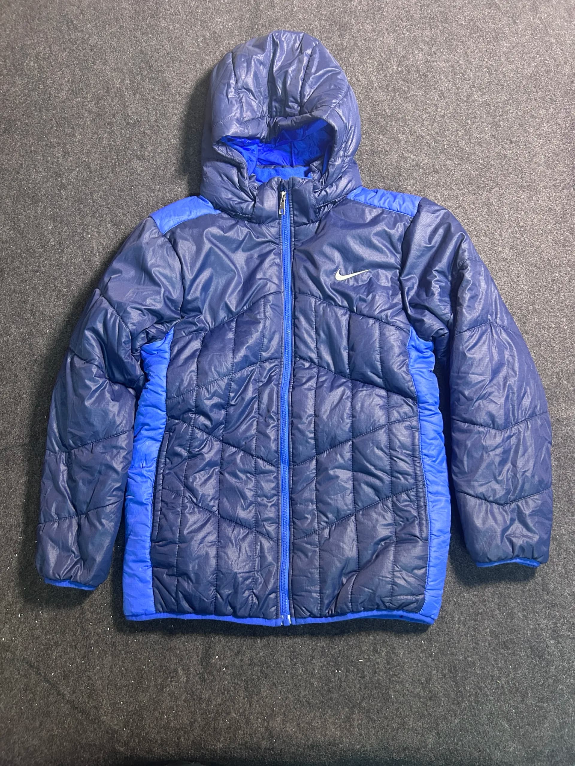 Nike thrift puffer jacket India back view