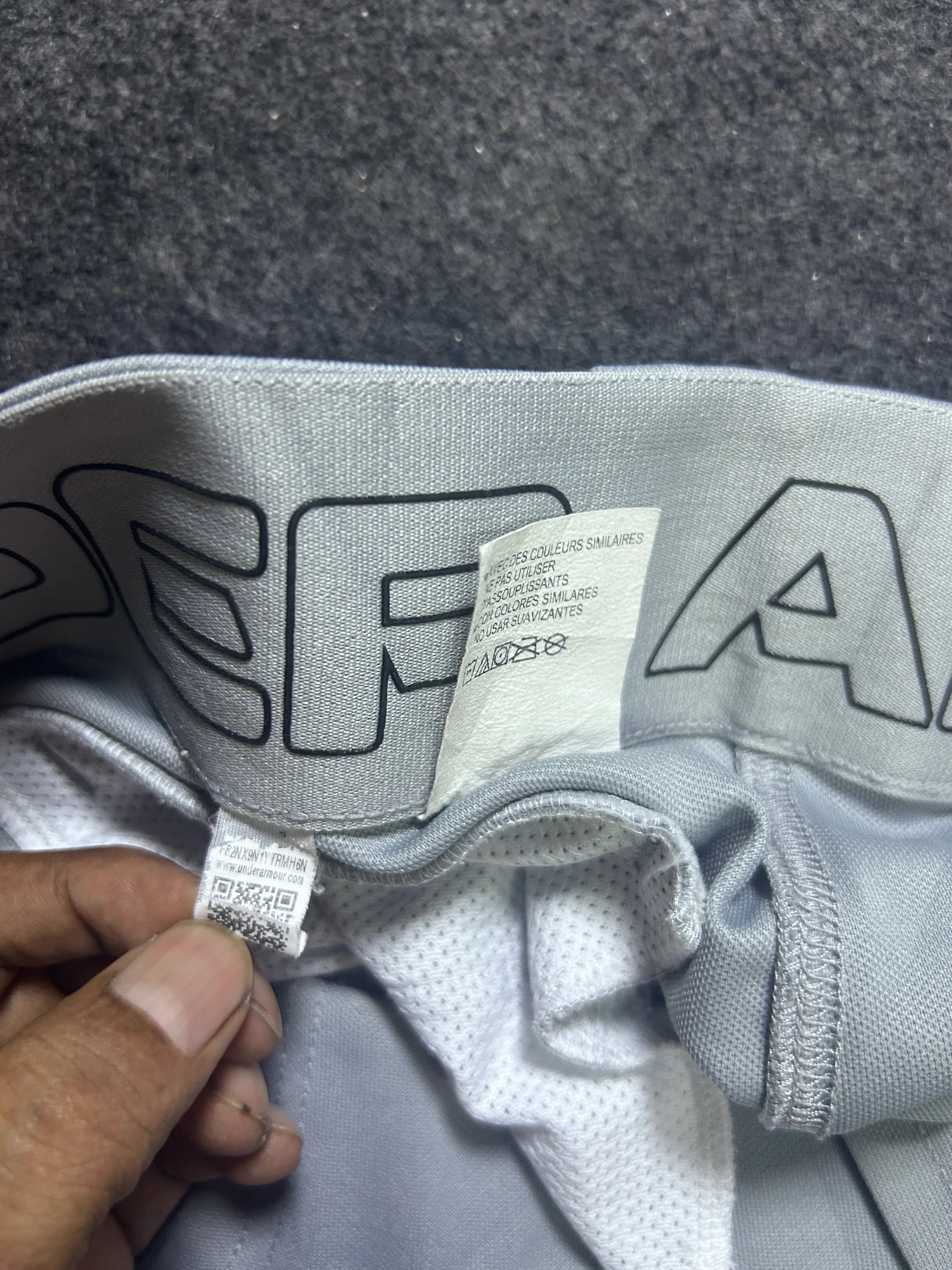 Under Armour thrift shorts India detail view