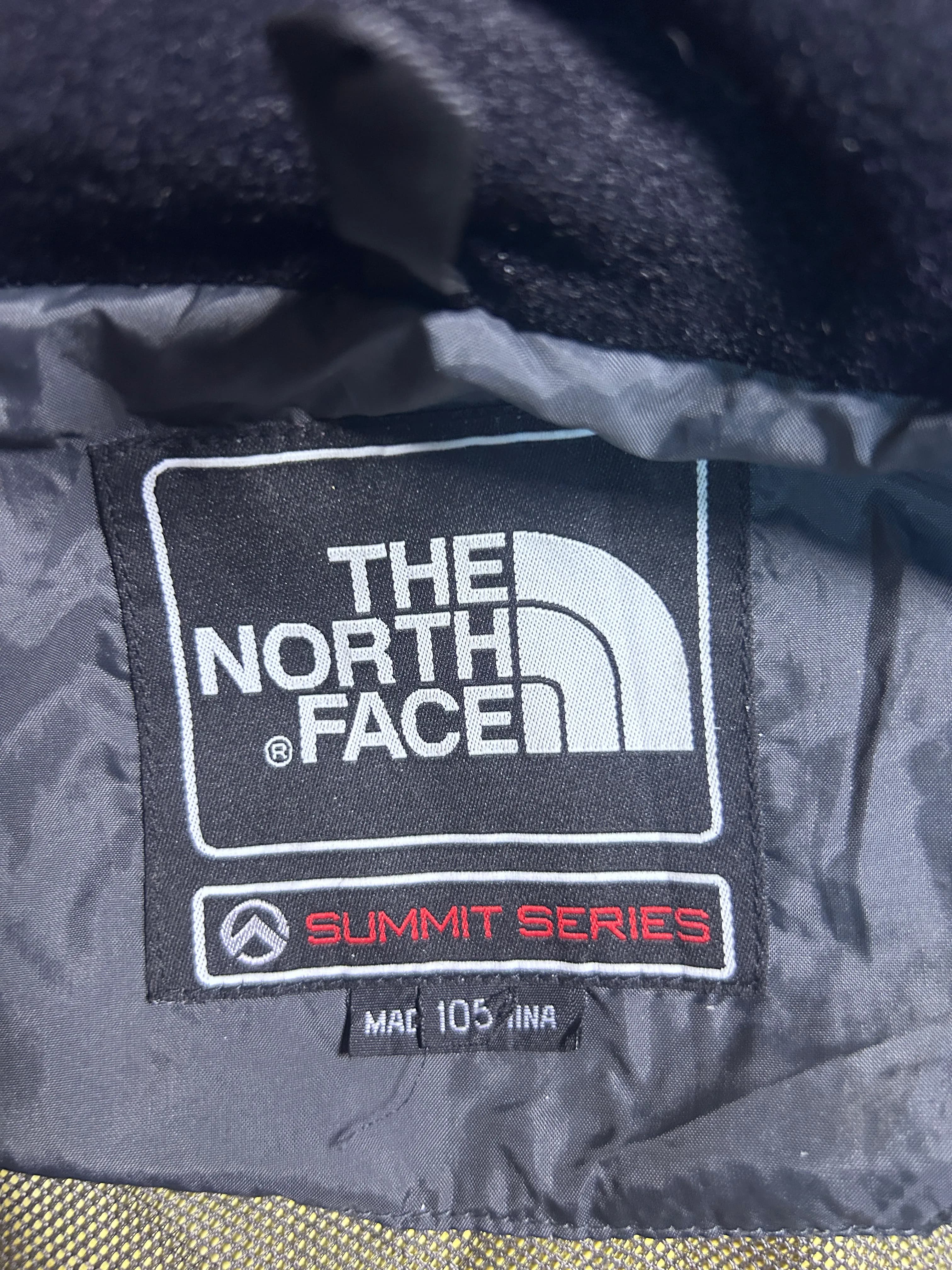 The North Face GORE-TEX thrift waterproof jacket India detail view