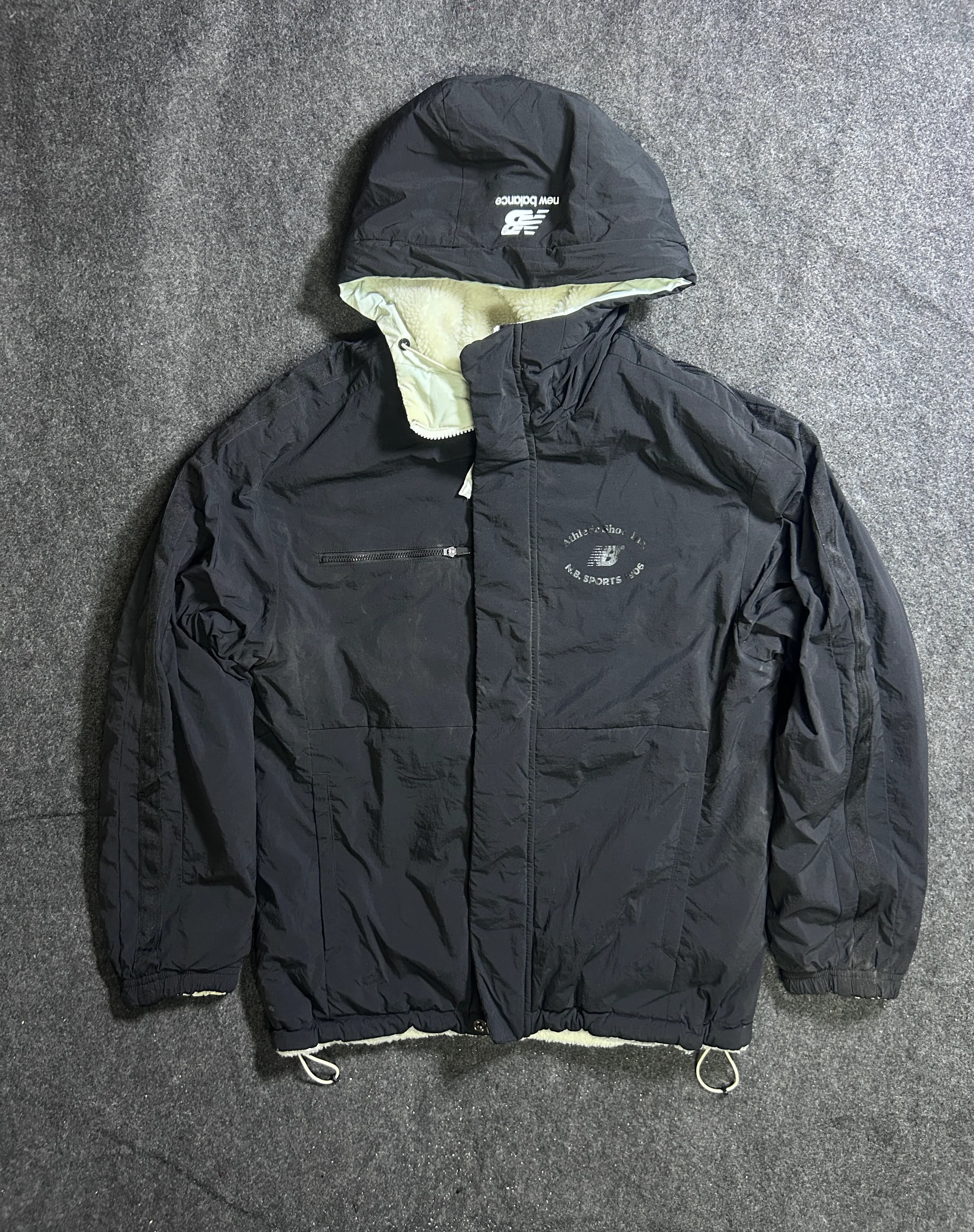 New Balance Reversible Sherpa Fleece Jacket – Black & Ivory Hooded M
