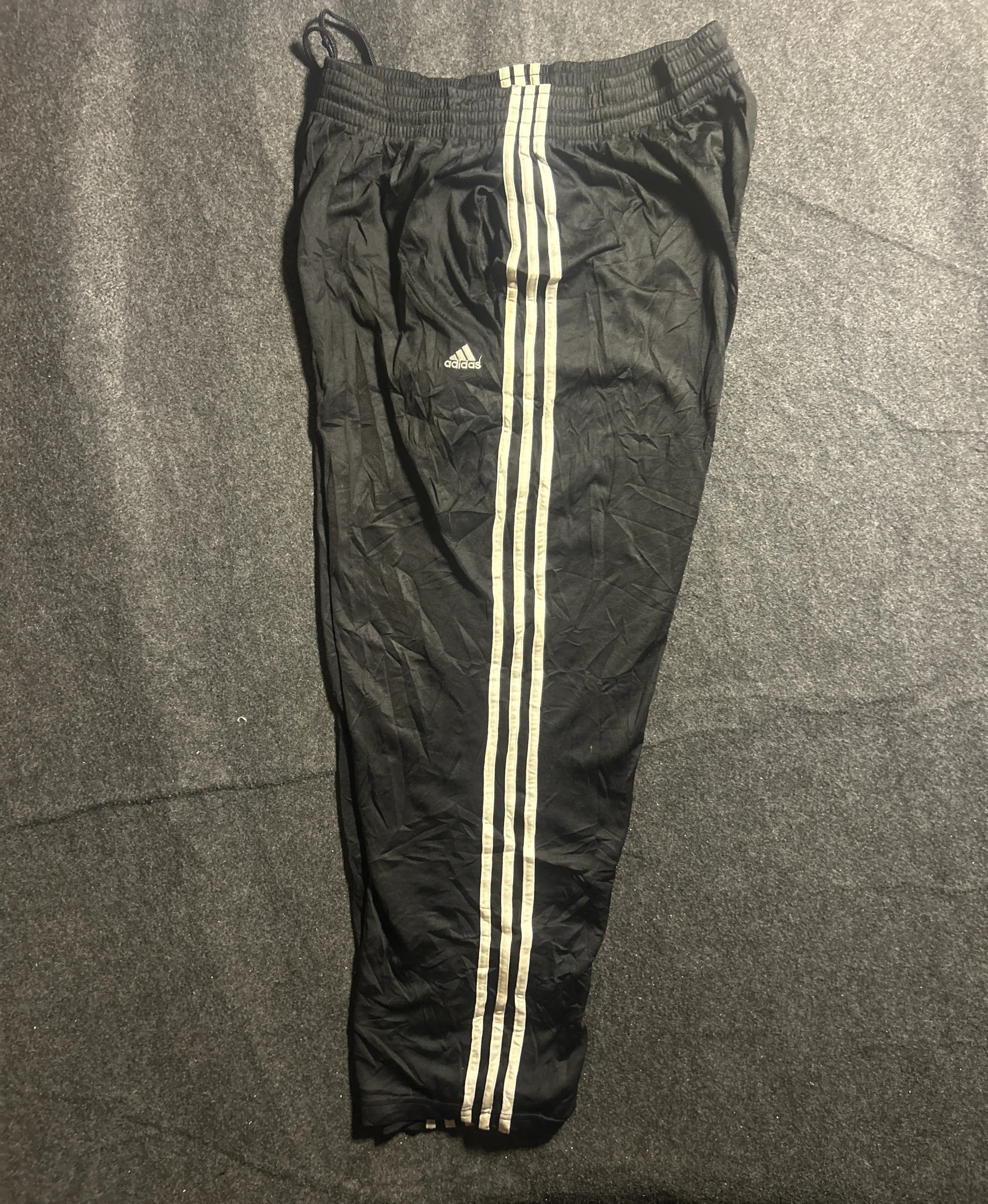 Adidas Vintage Black Baggy Track Pants with 3 Stripes – Unisex L
