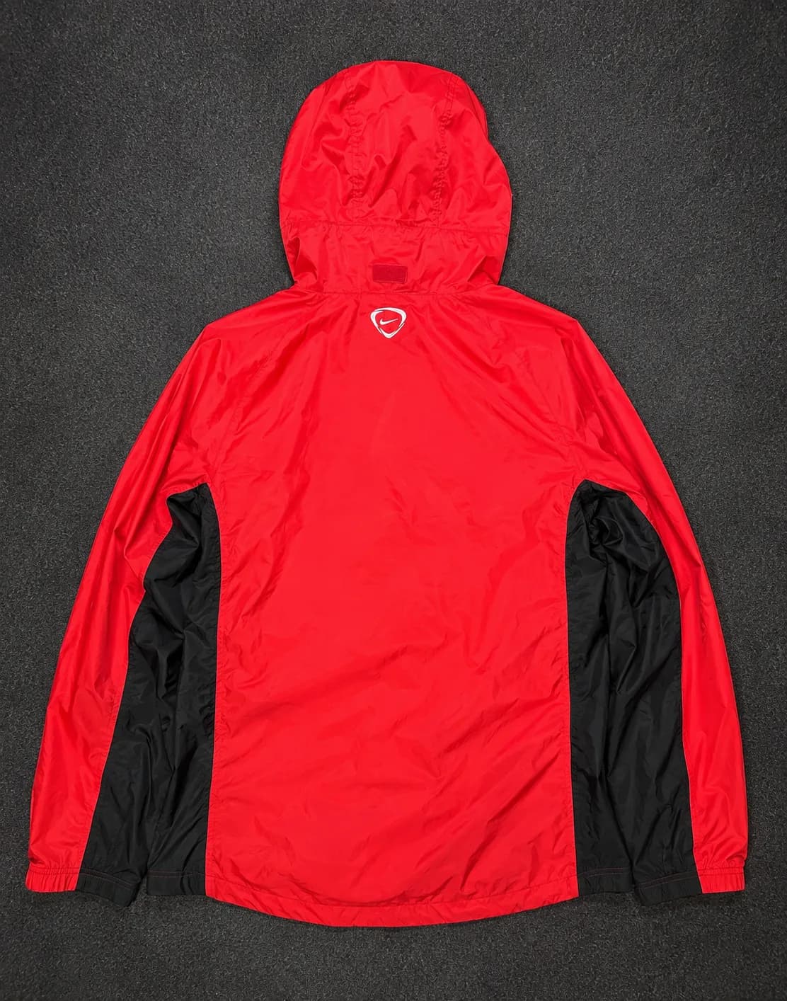 Nike Dri-FIT thrift windbreaker jacket India detail view