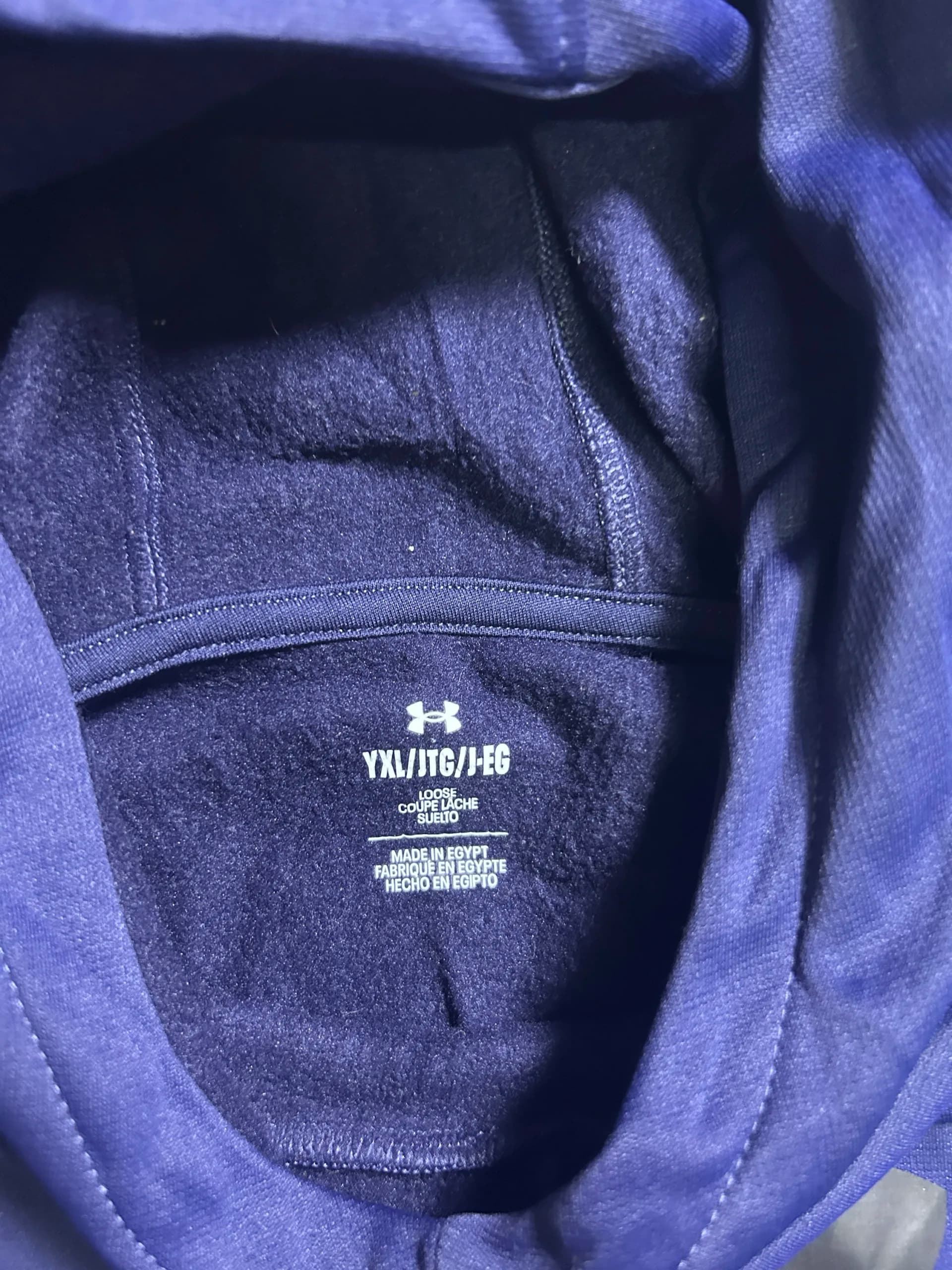 Under Armour ColdGear thrift fleece jacket India close-up