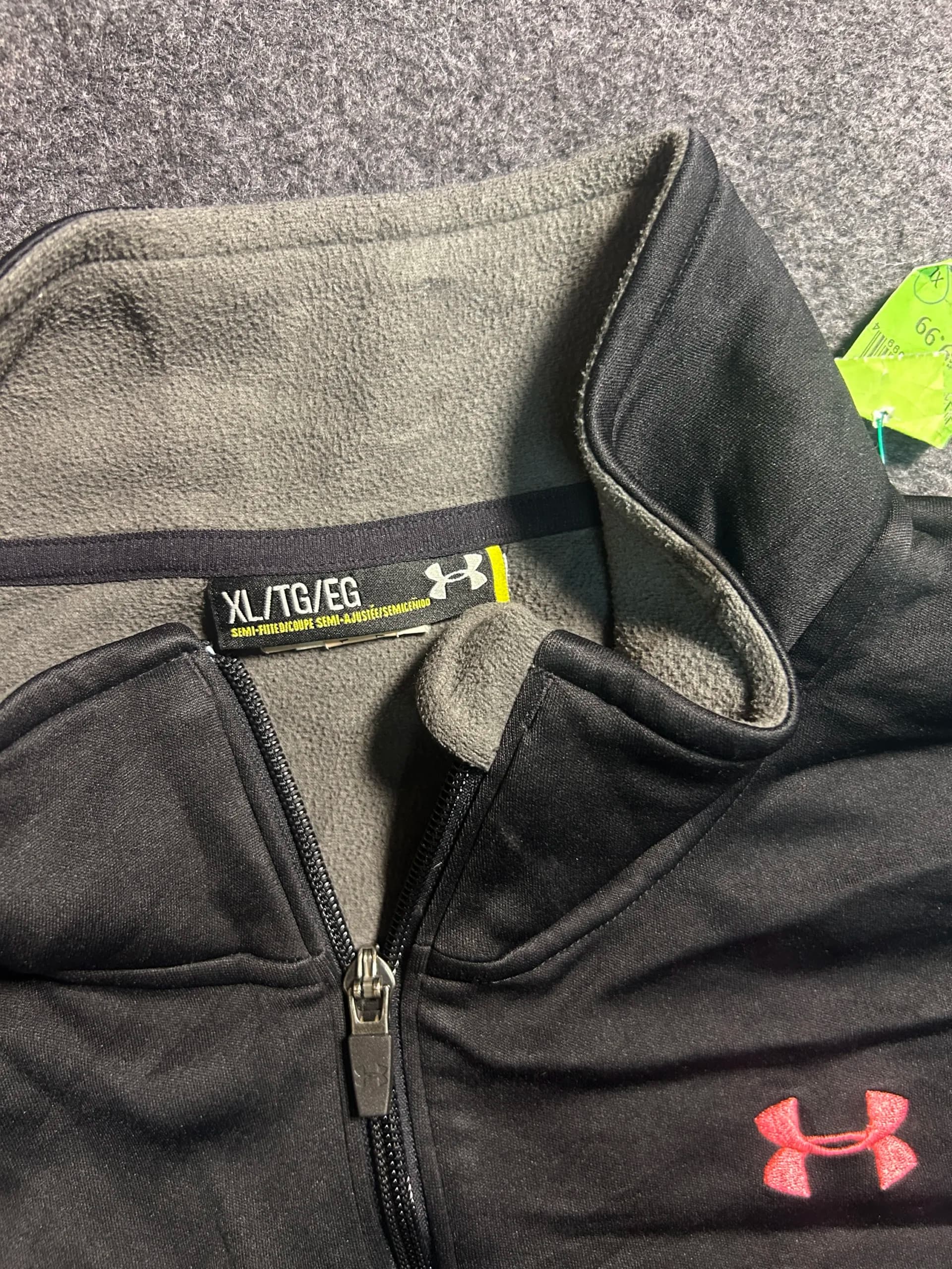 Under Armour ColdGear thrift fleece jacket India detail view