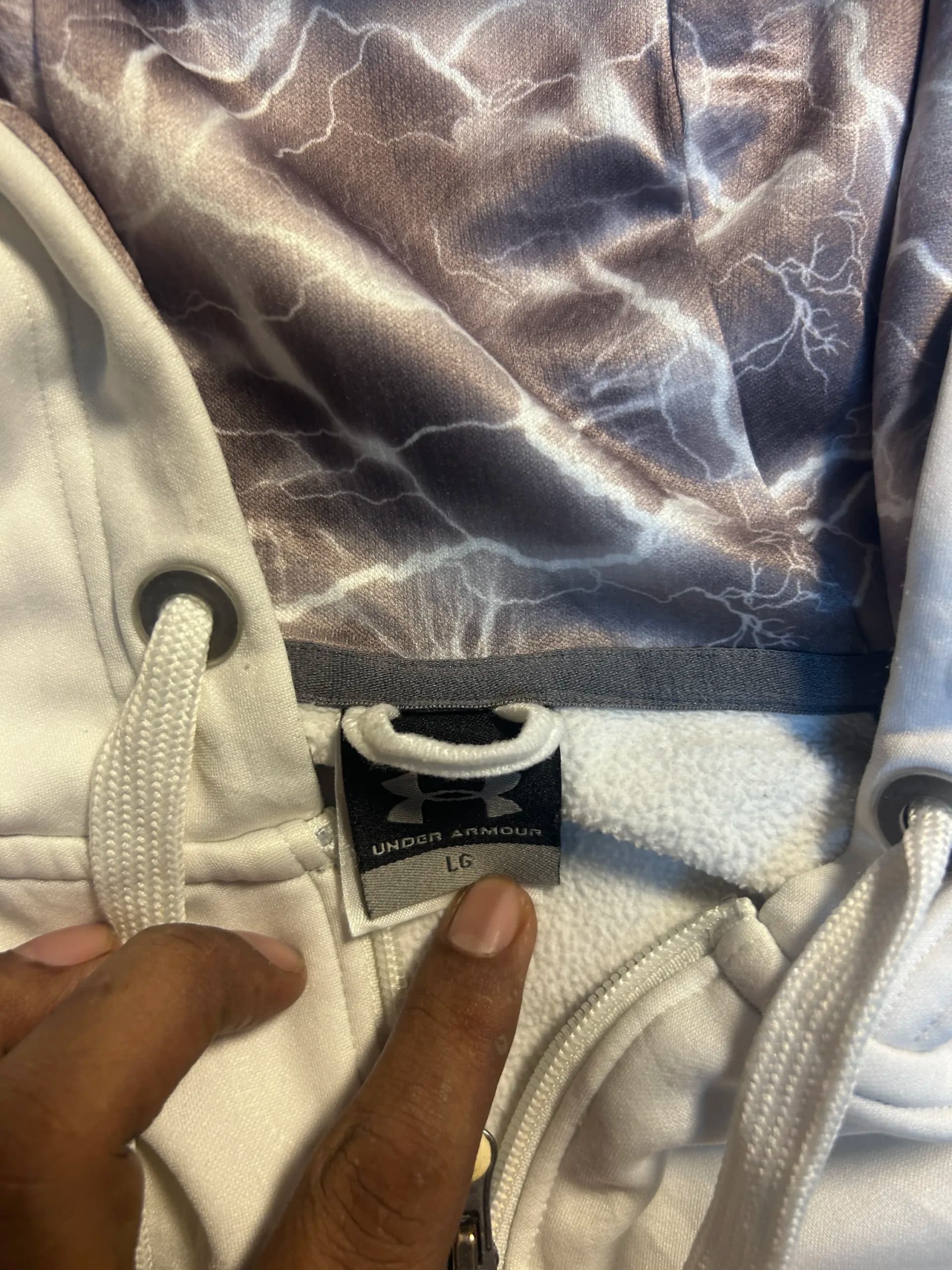 Under Armour ColdGear thrift hoodie India close-up