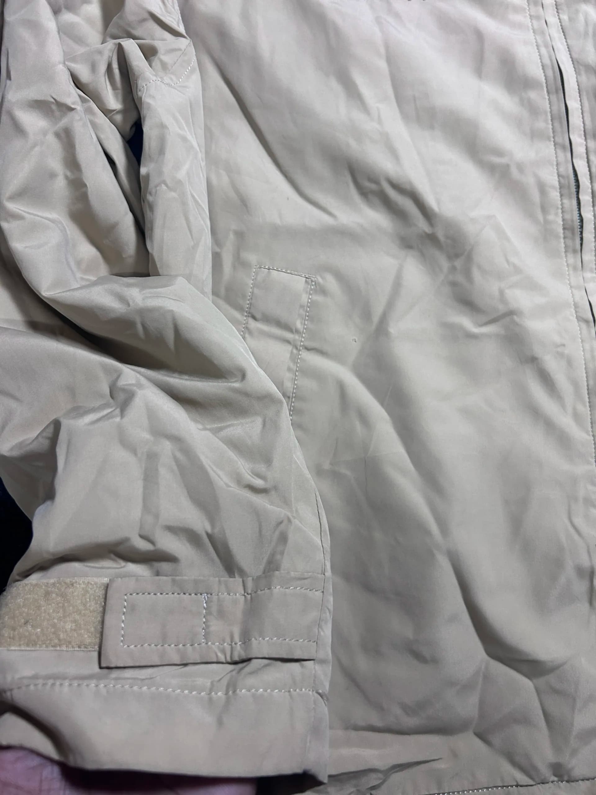 Columbia thrift windbreaker jacket India back view