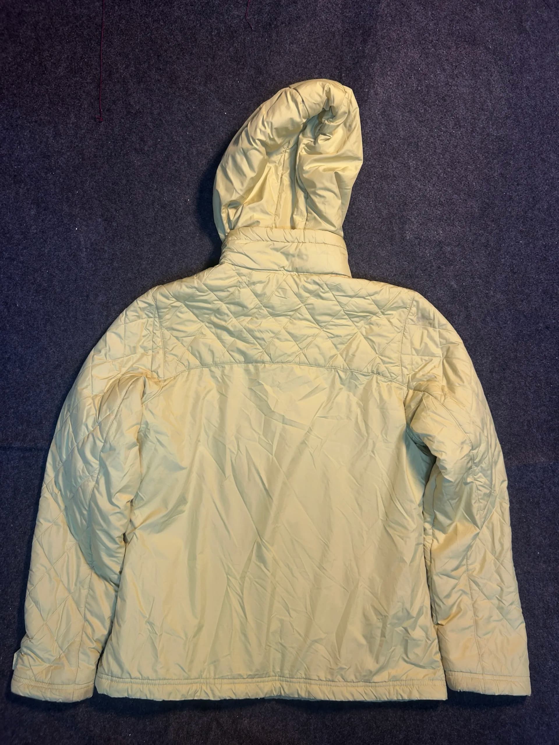 Adidas thrift puffer jacket India detail view