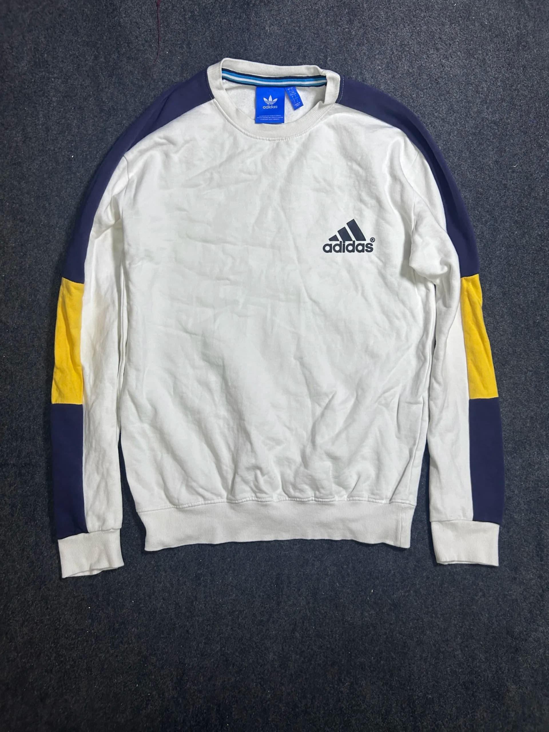 Adidas thrift sweatshirt India