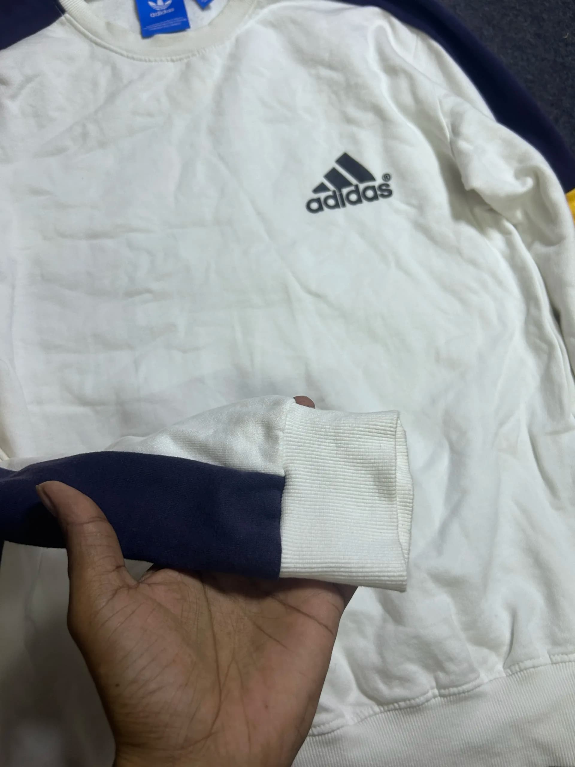Adidas thrift sweatshirt India detail view