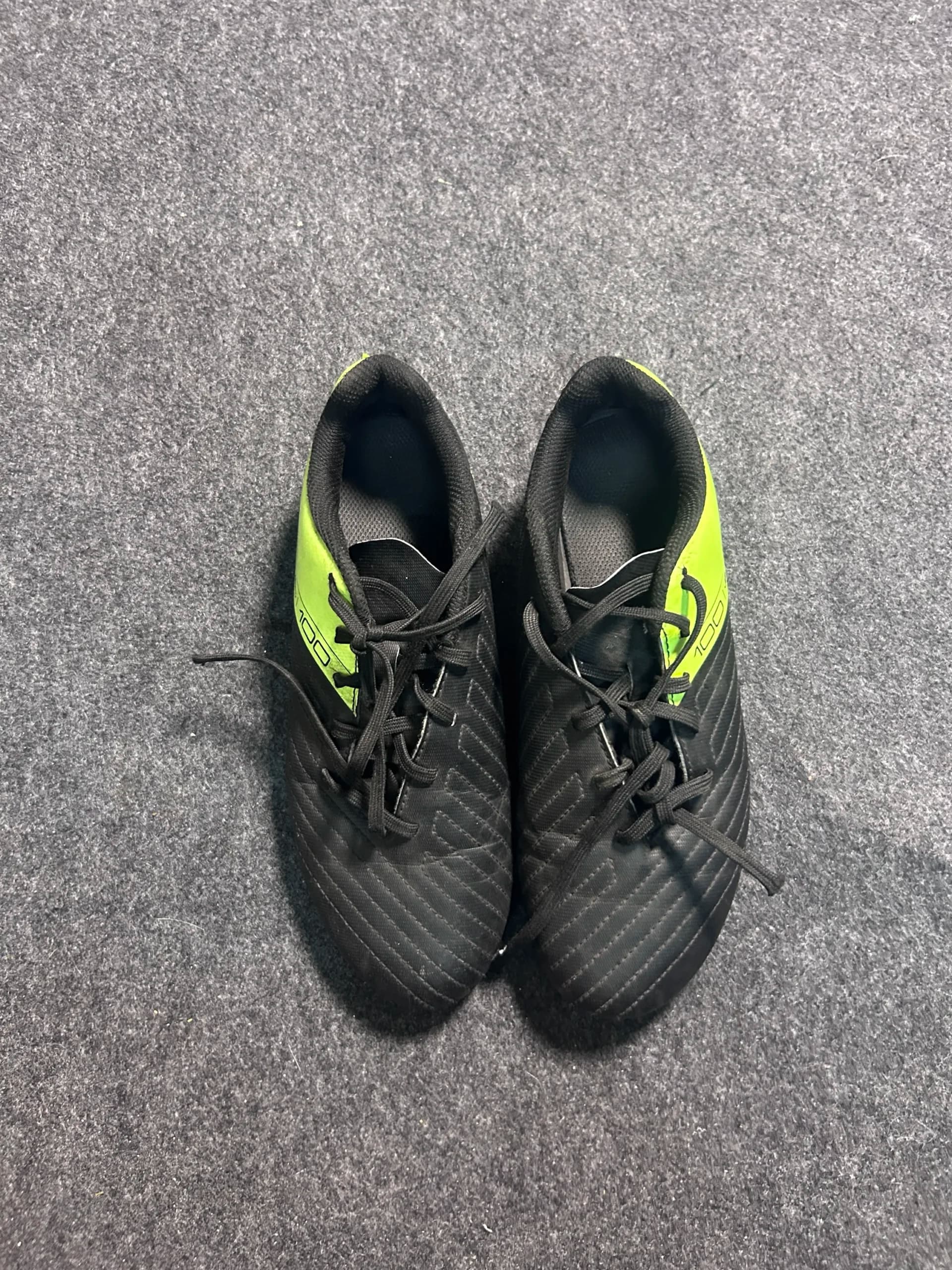 Kipsta 100 Football Studs Black Neon Green Soccer Cleats UK 4 thrift clothing India close-up