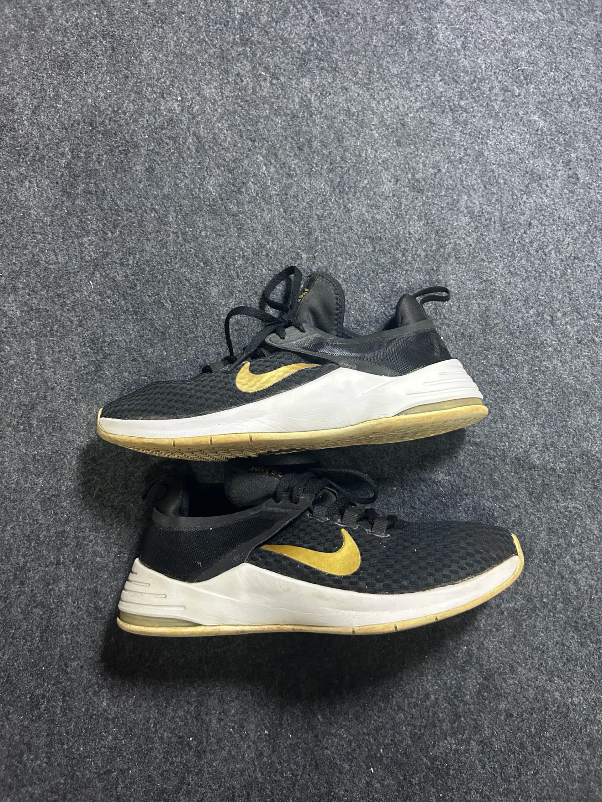 Nike thrift running shoes India