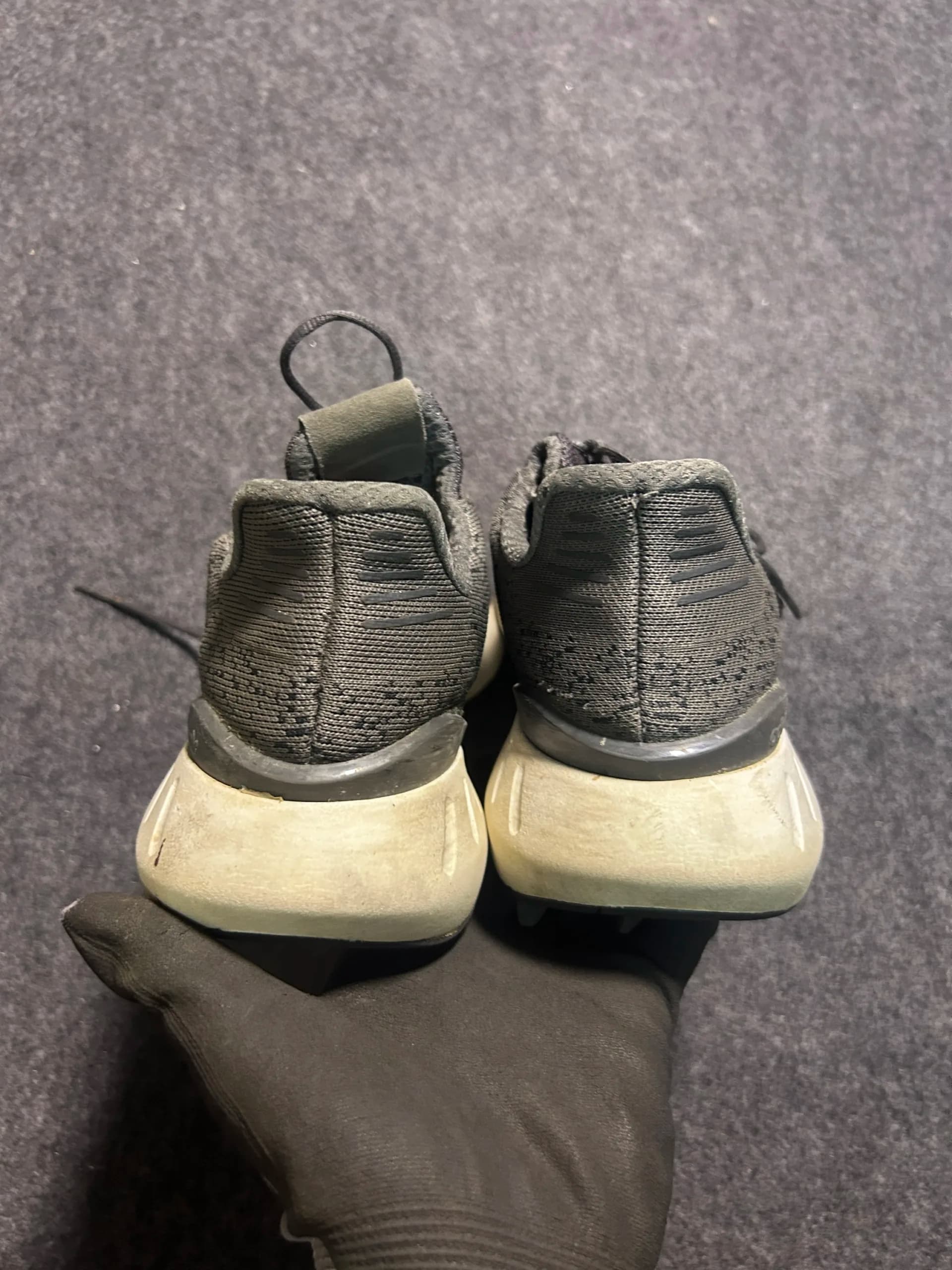 Adidas thrift running shoes India close-up