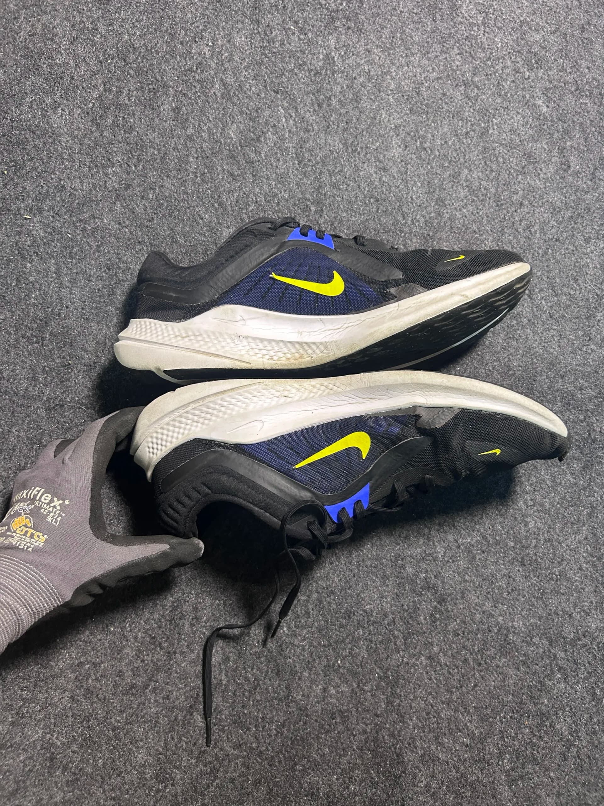 Nike thrift running shoes India detail view