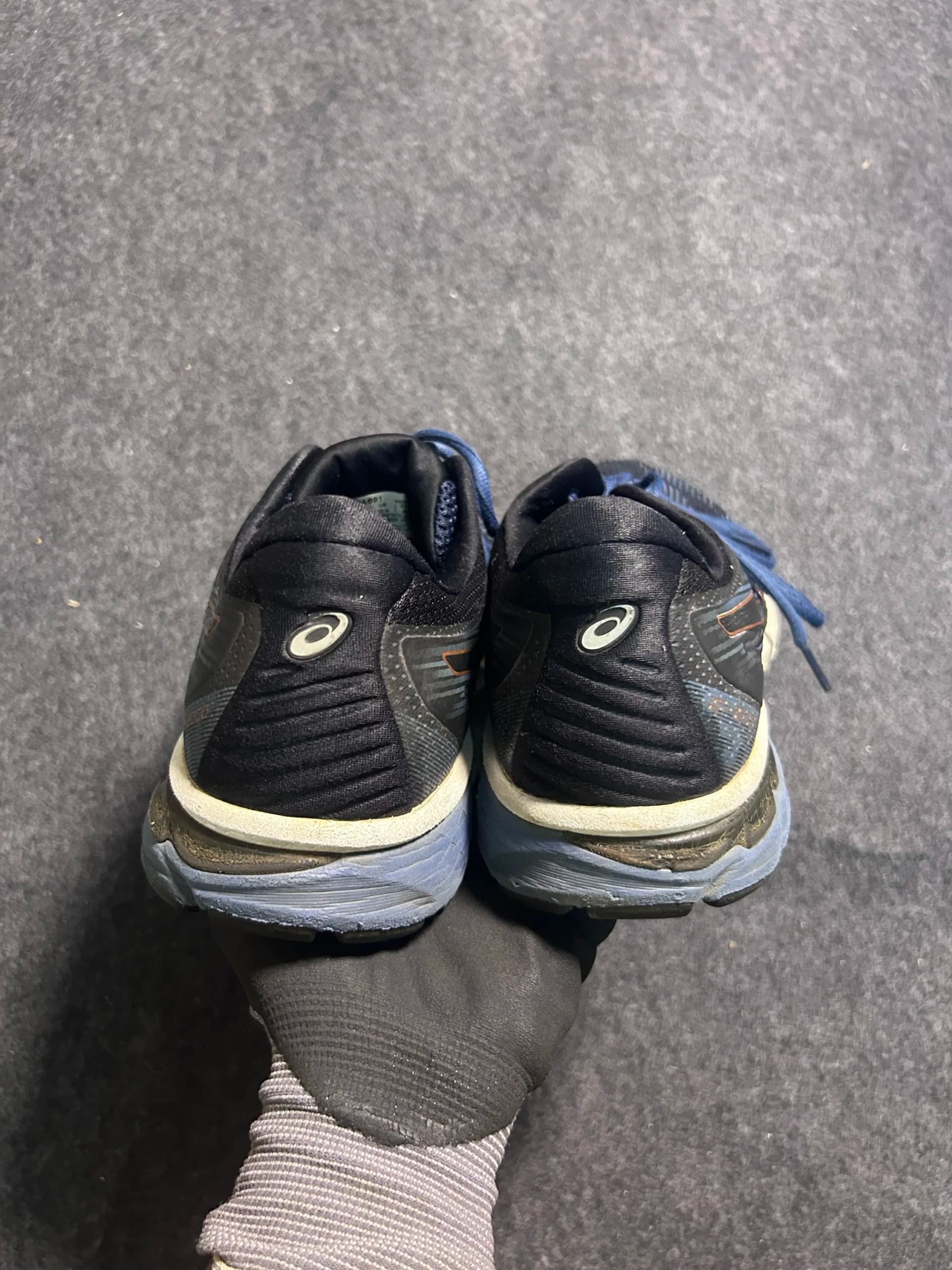 Branded thrift running shoes India close-up