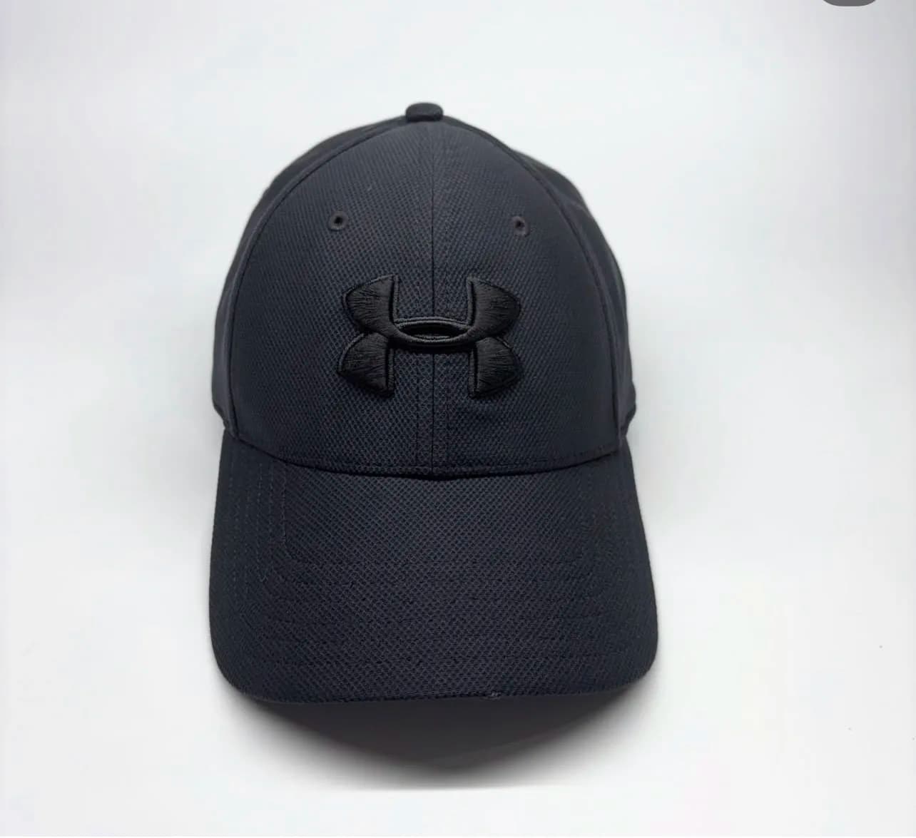 Under Armour thrift clothing India detail view
