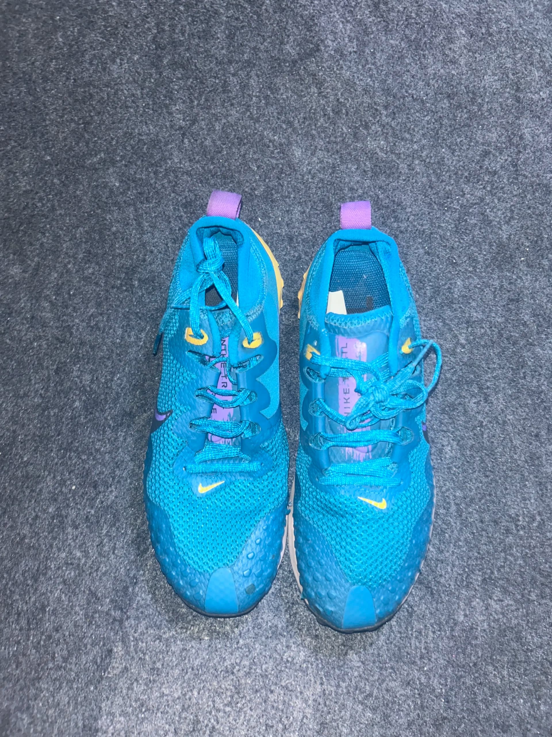 Nike thrift running shoes India detail view