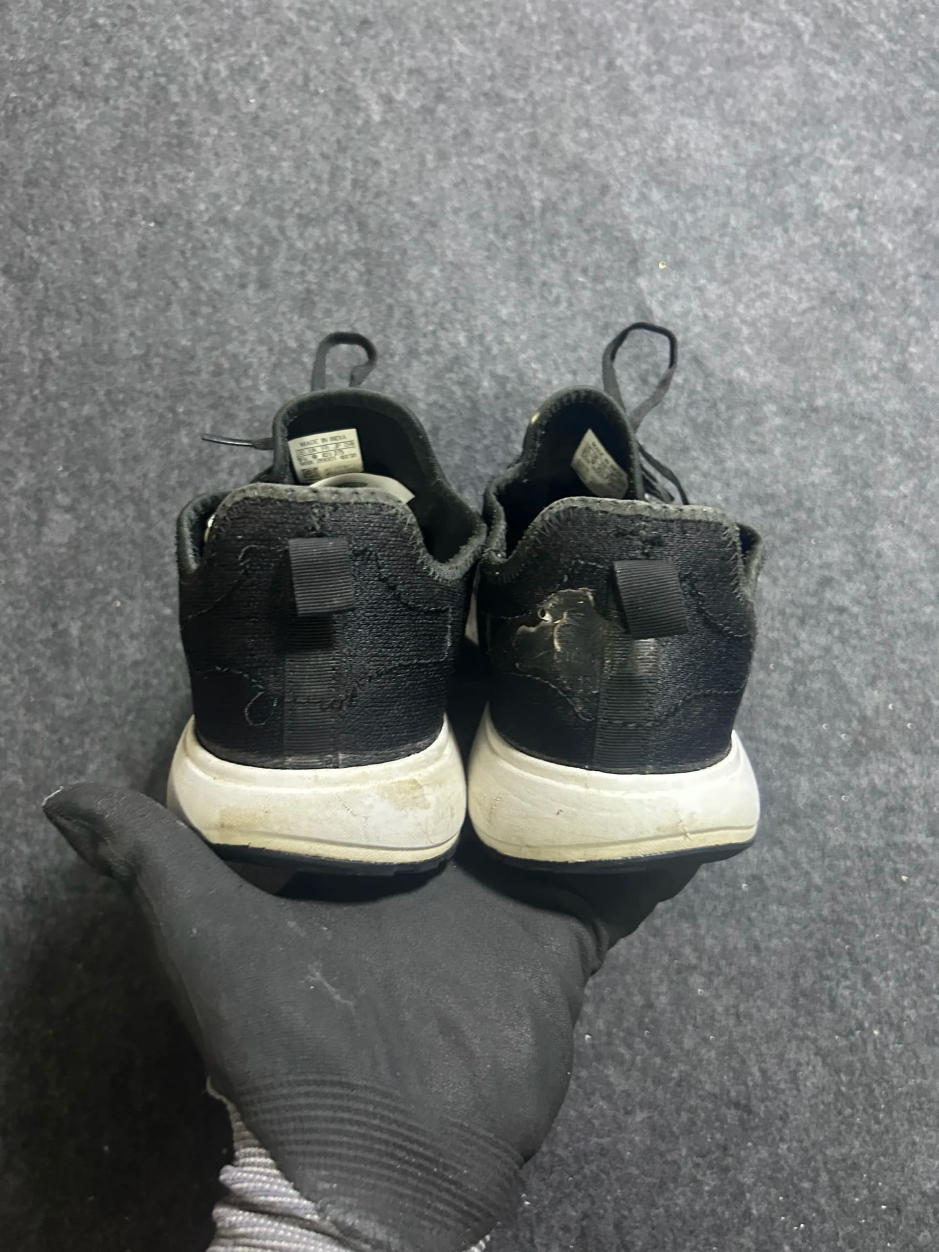 Adidas thrift running shoes India close-up
