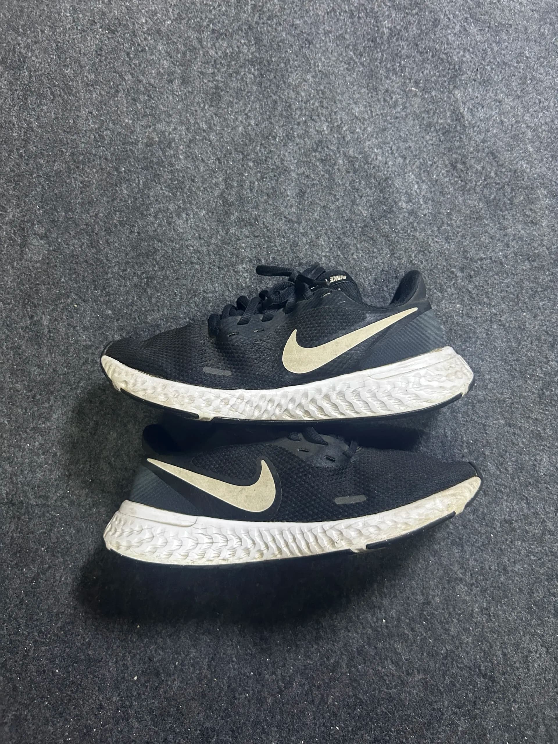 Nike thrift running shoes India