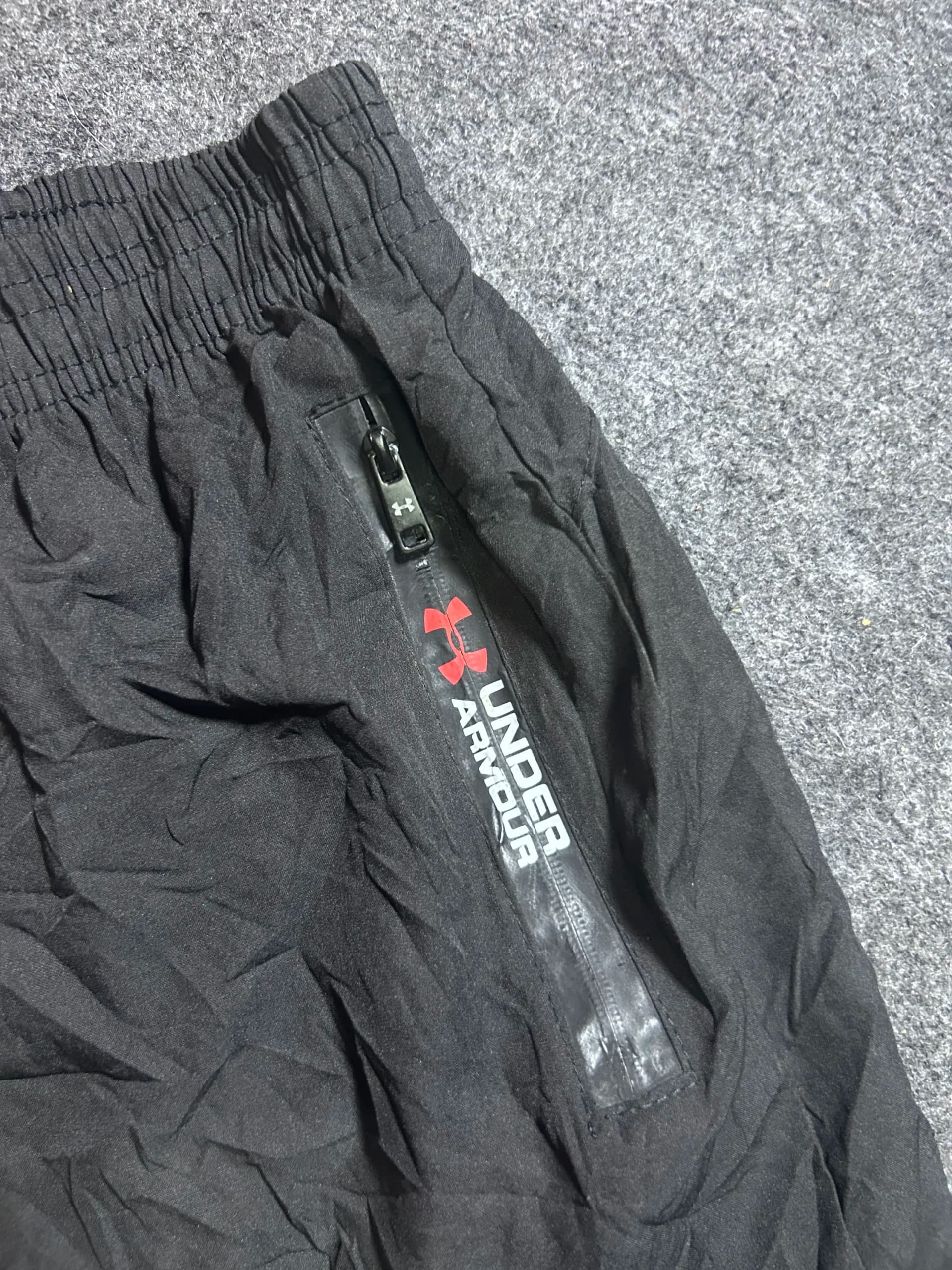 Under Armour thrift shorts India detail view