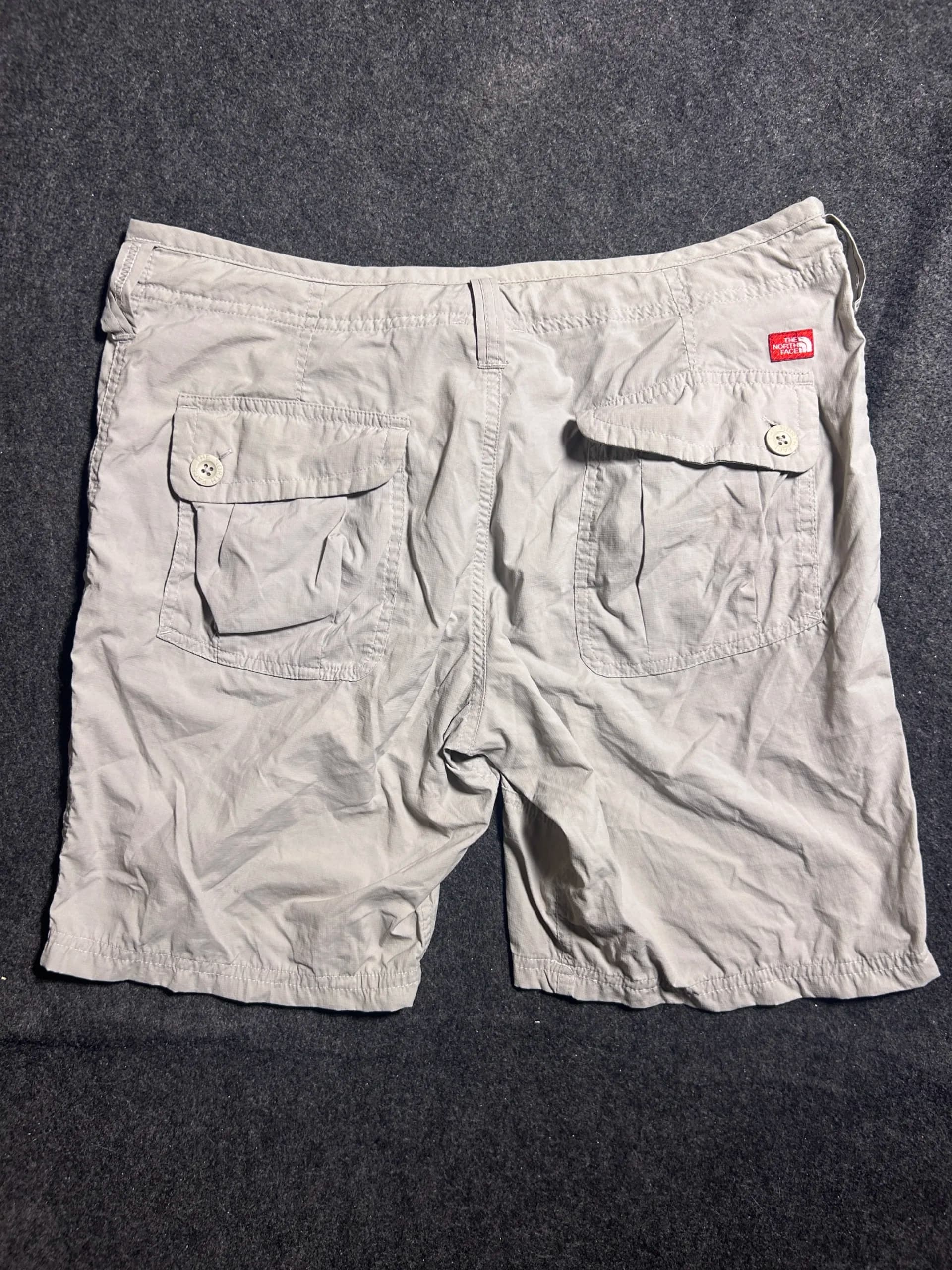 The North Face thrift shorts India detail view