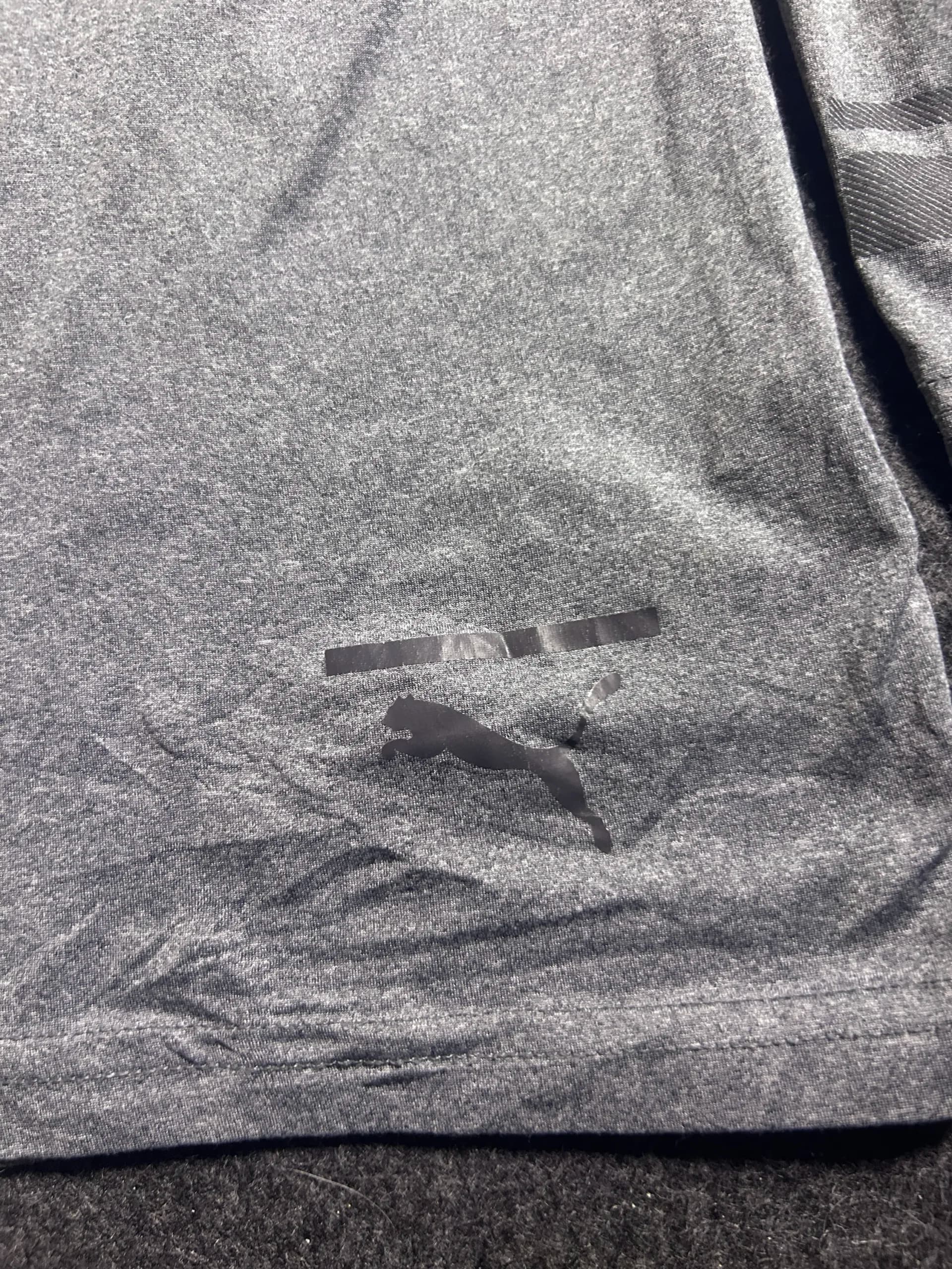 Puma thrift t-shirt India detail view