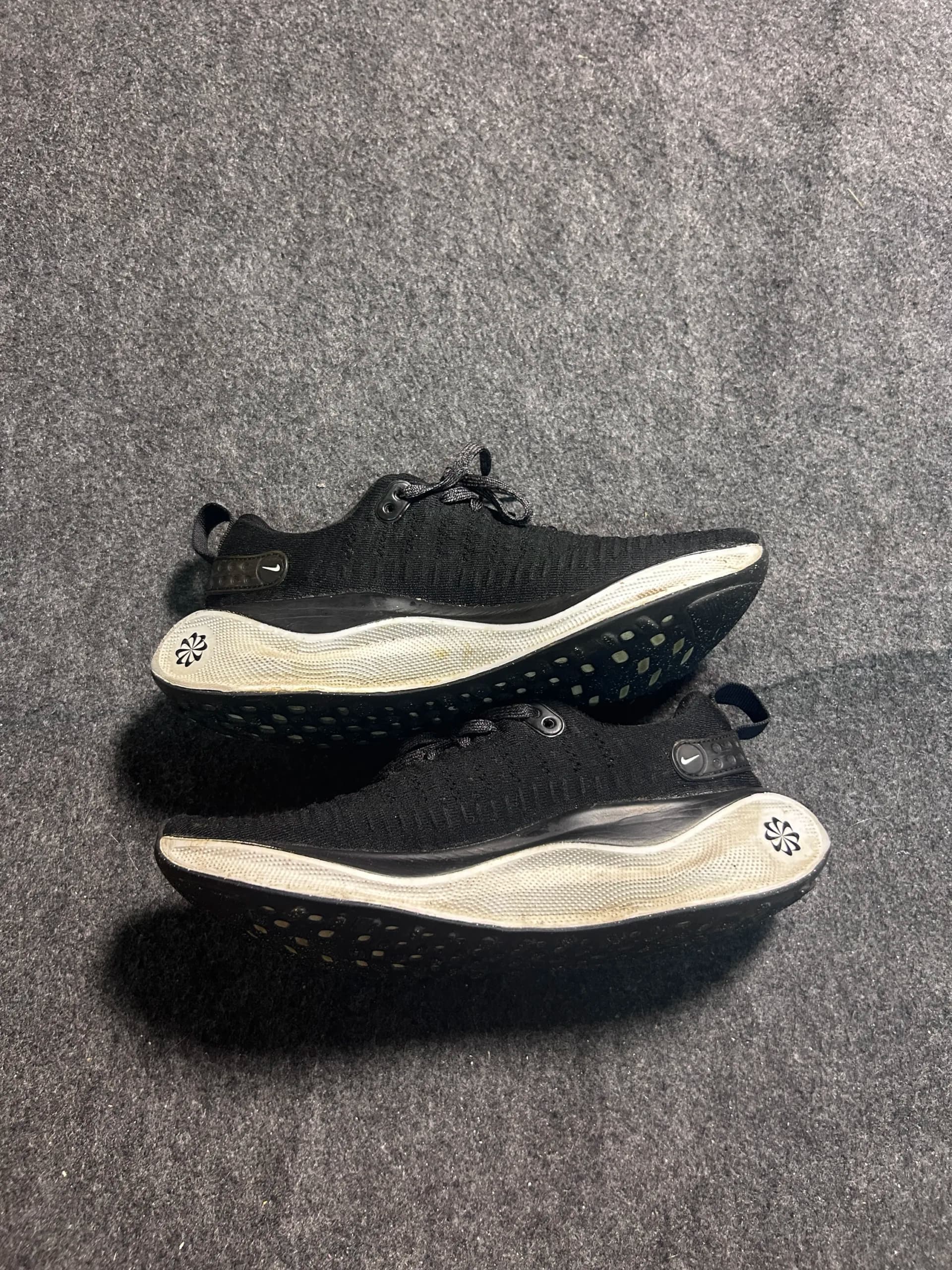 Nike thrift running shoes India detail view