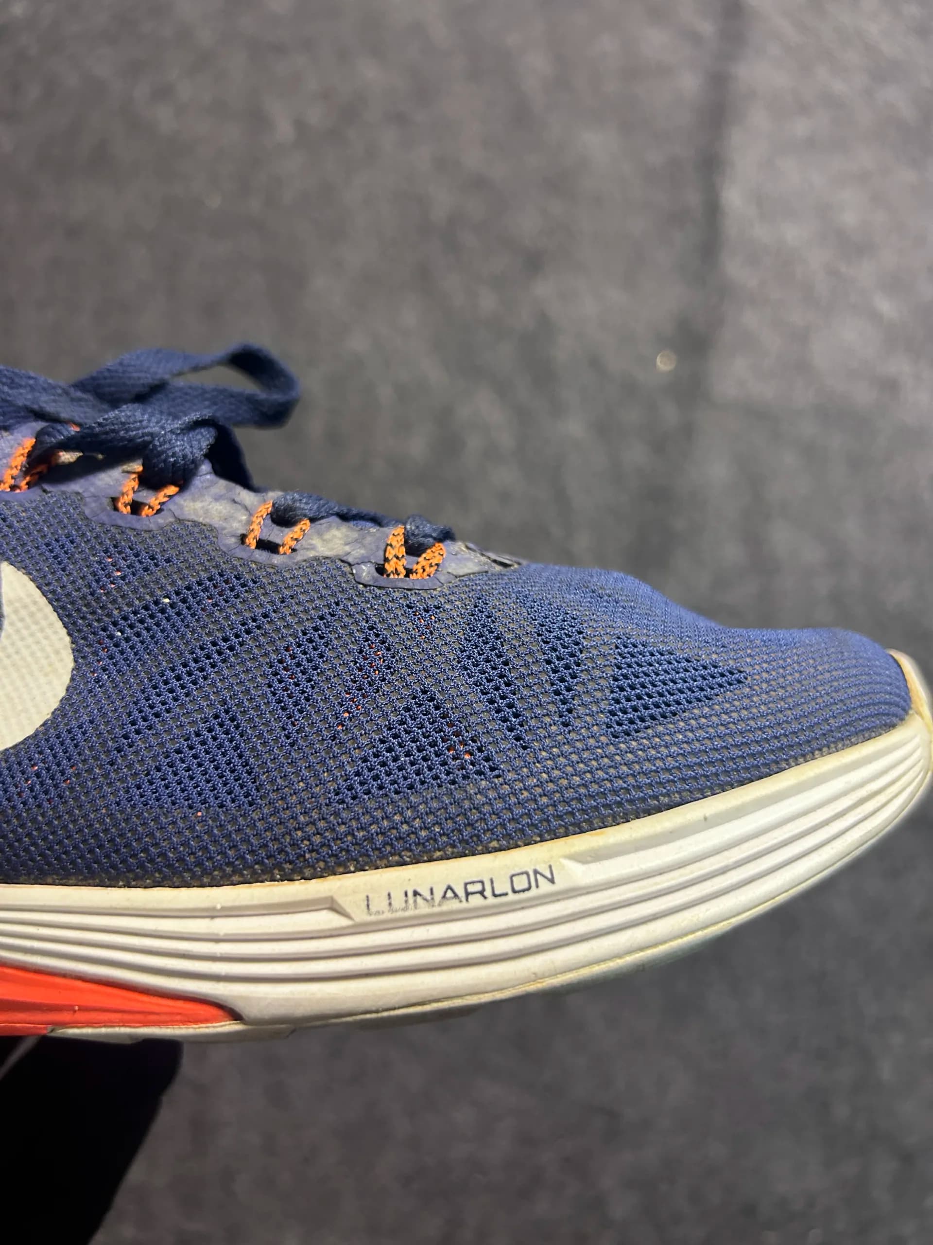 Nike thrift running shoes India detail view