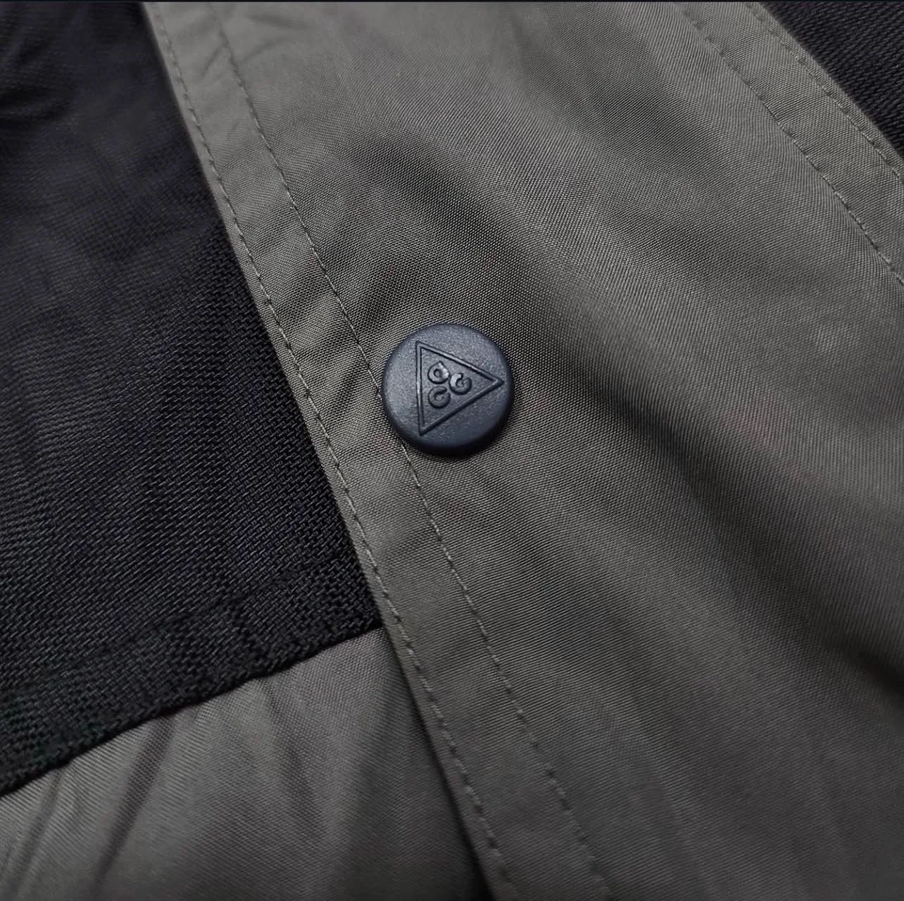 Nike thrift waterproof jacket India close-up
