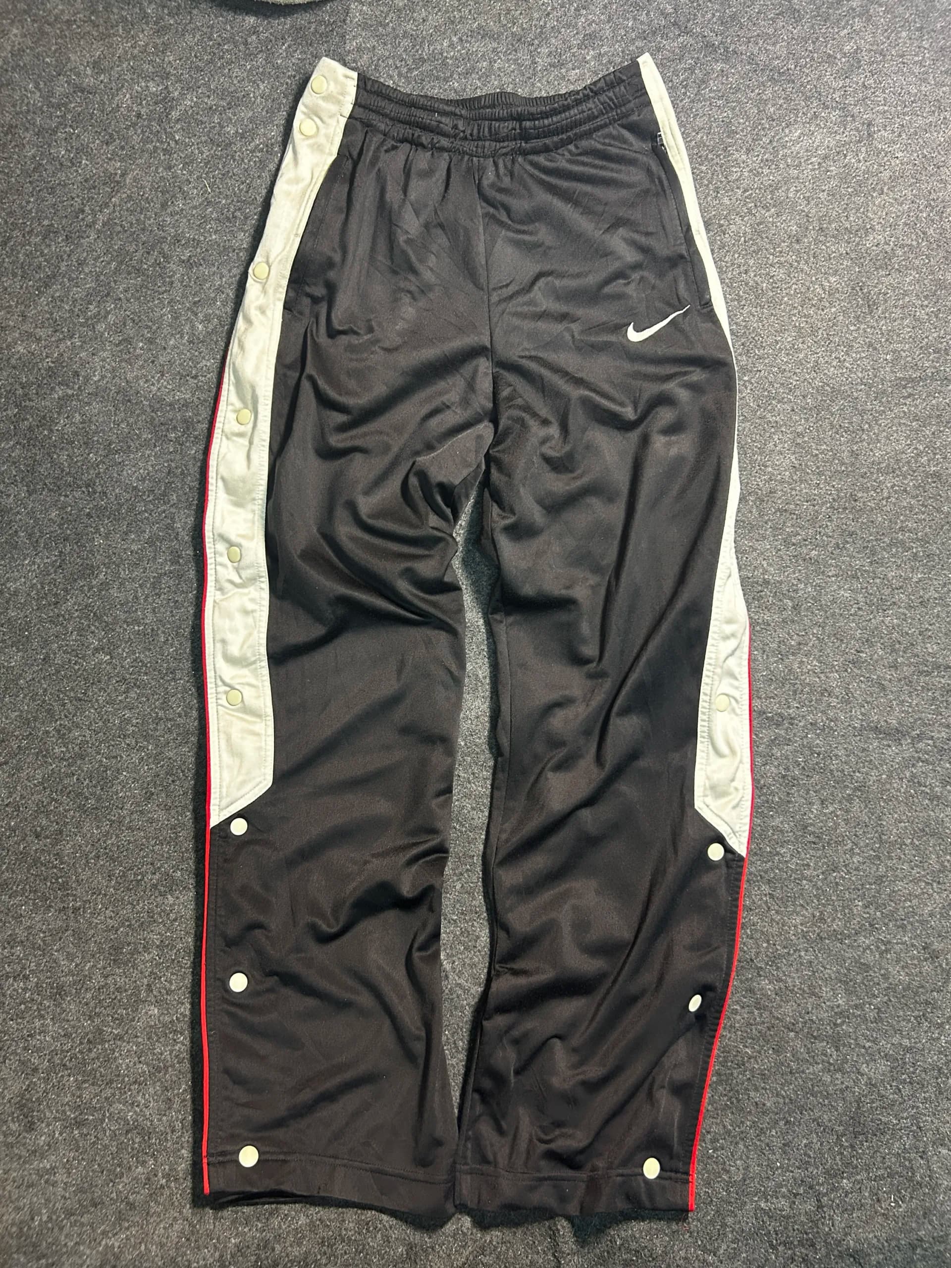 Nike thrift track pants India detail view