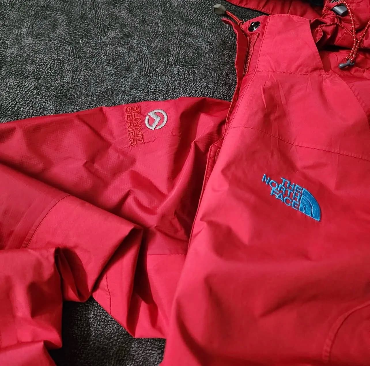 The North Face GORE-TEX thrift waterproof jacket India close-up