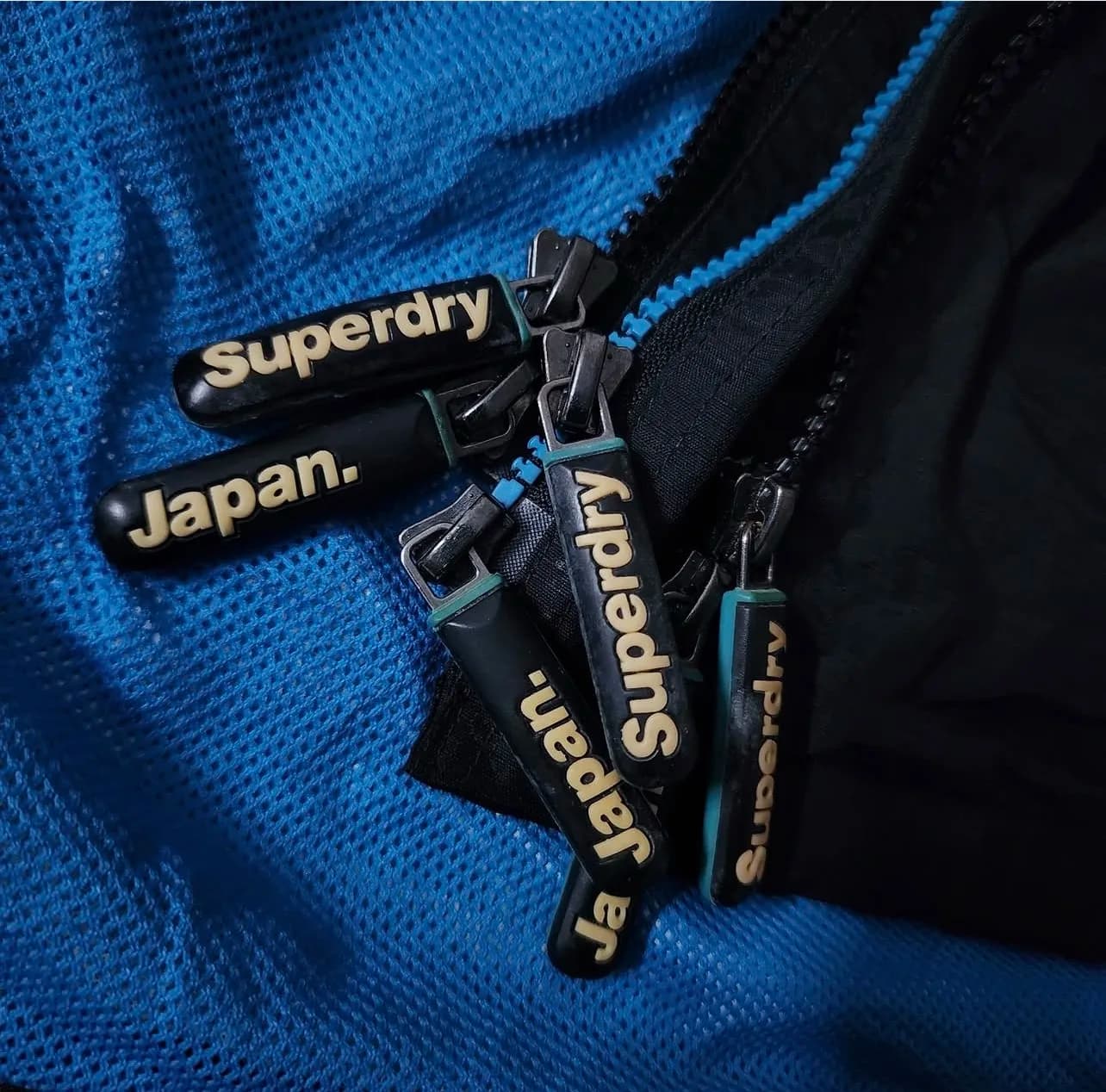 Superdry thrift windbreaker jacket India detail view