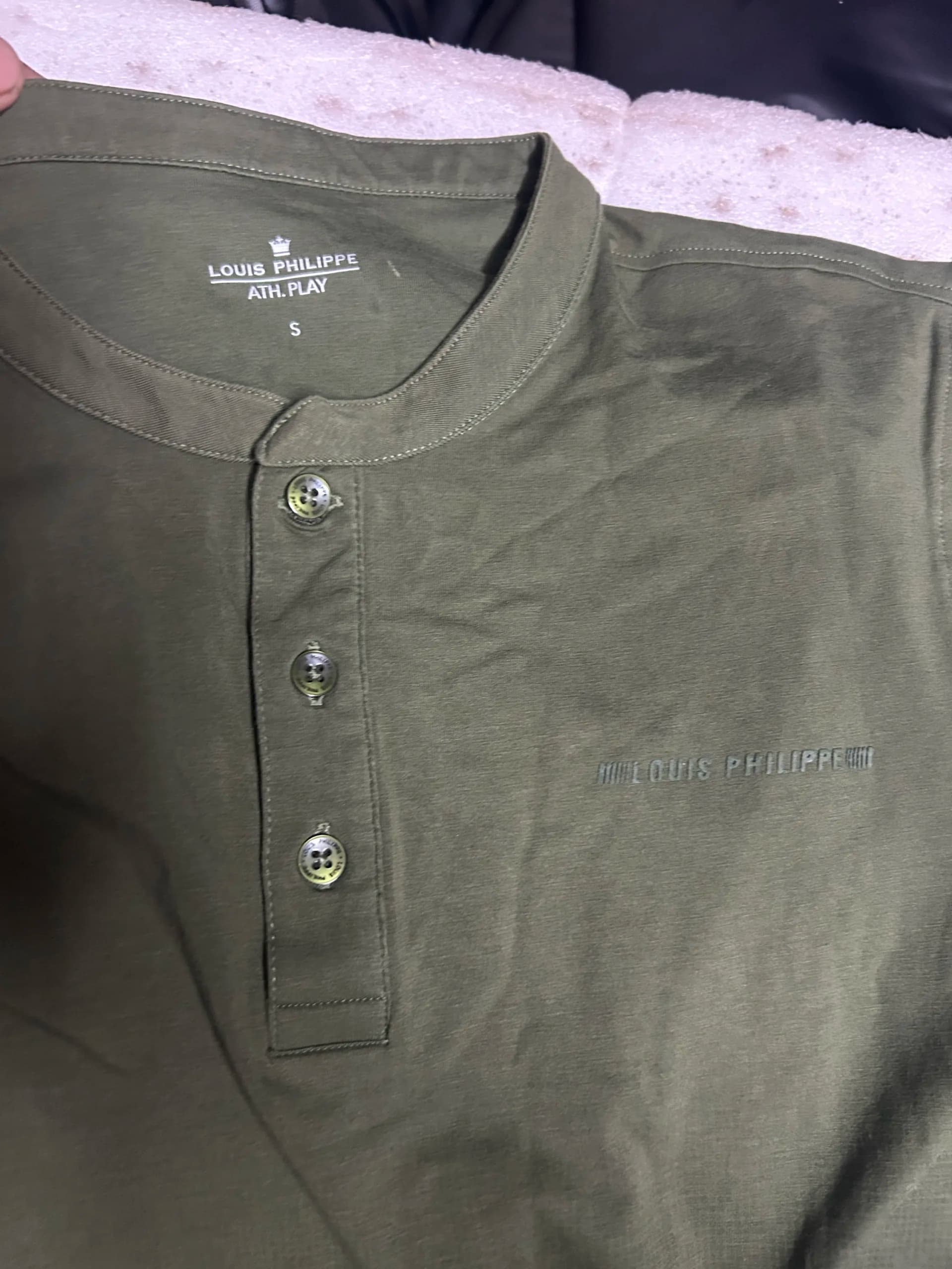 Branded thrift t-shirt India detail view