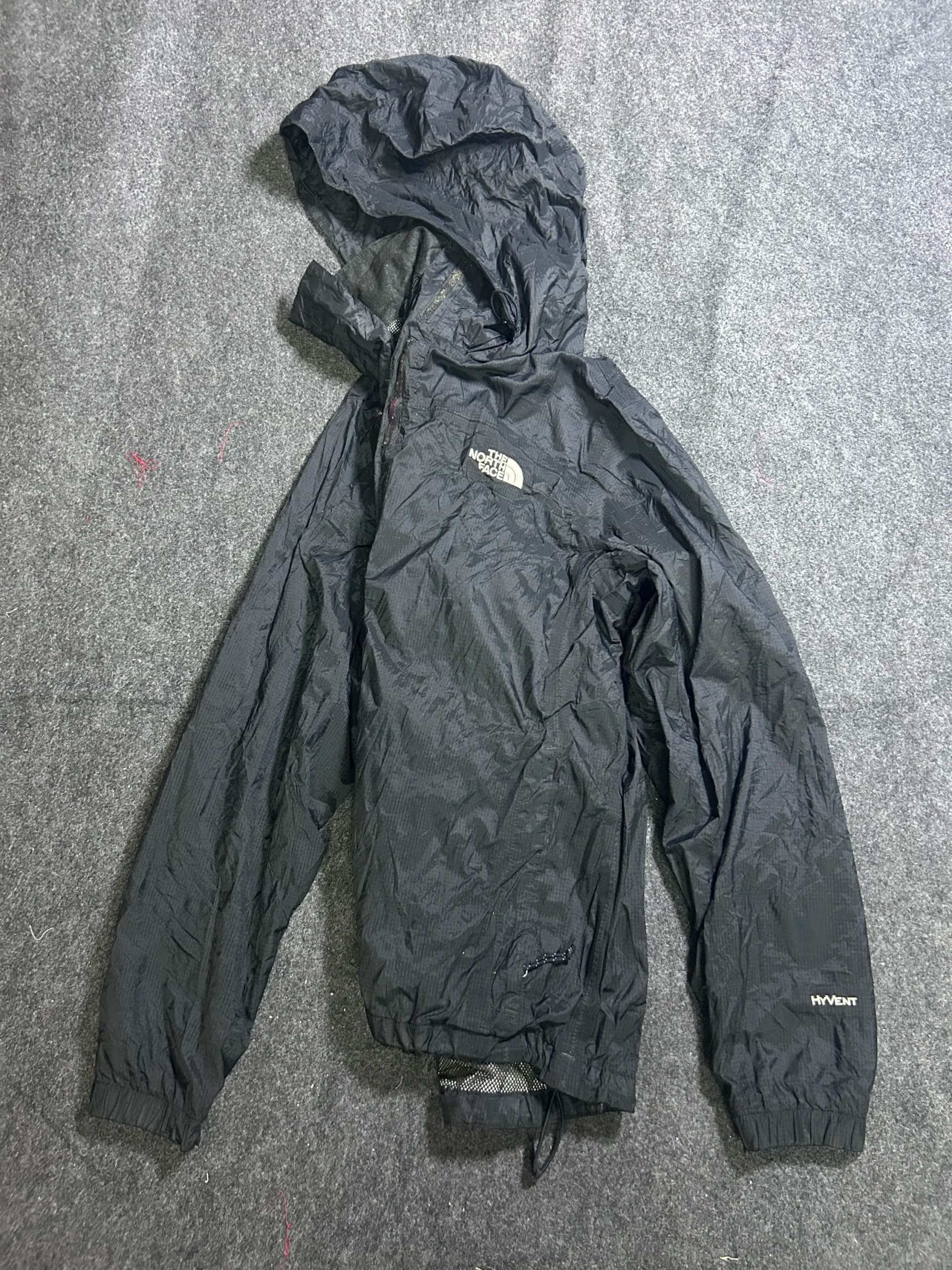 The North Face HyVent thrift windbreaker jacket India back view