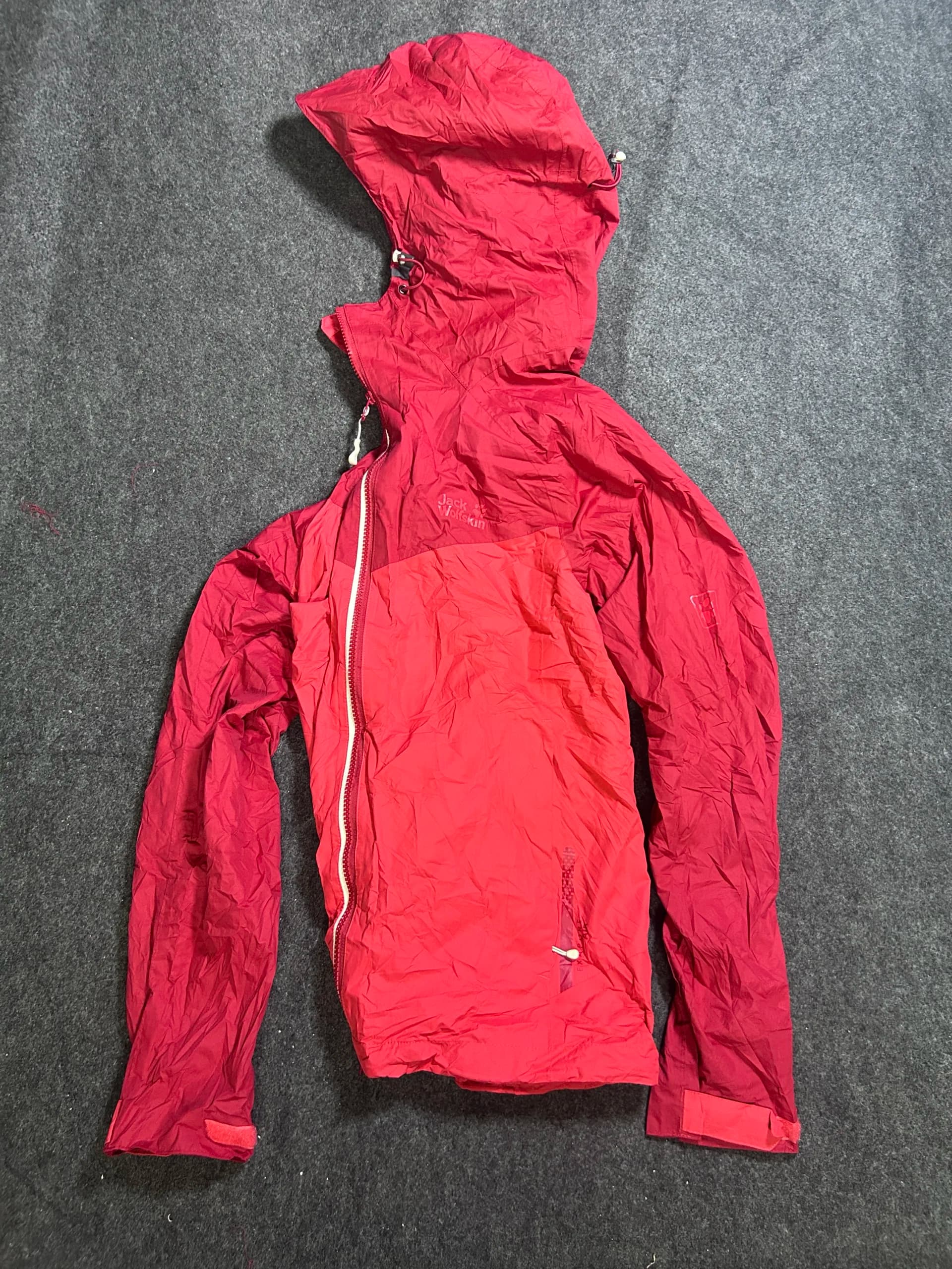 Jack Wolfskin thrift windbreaker jacket India