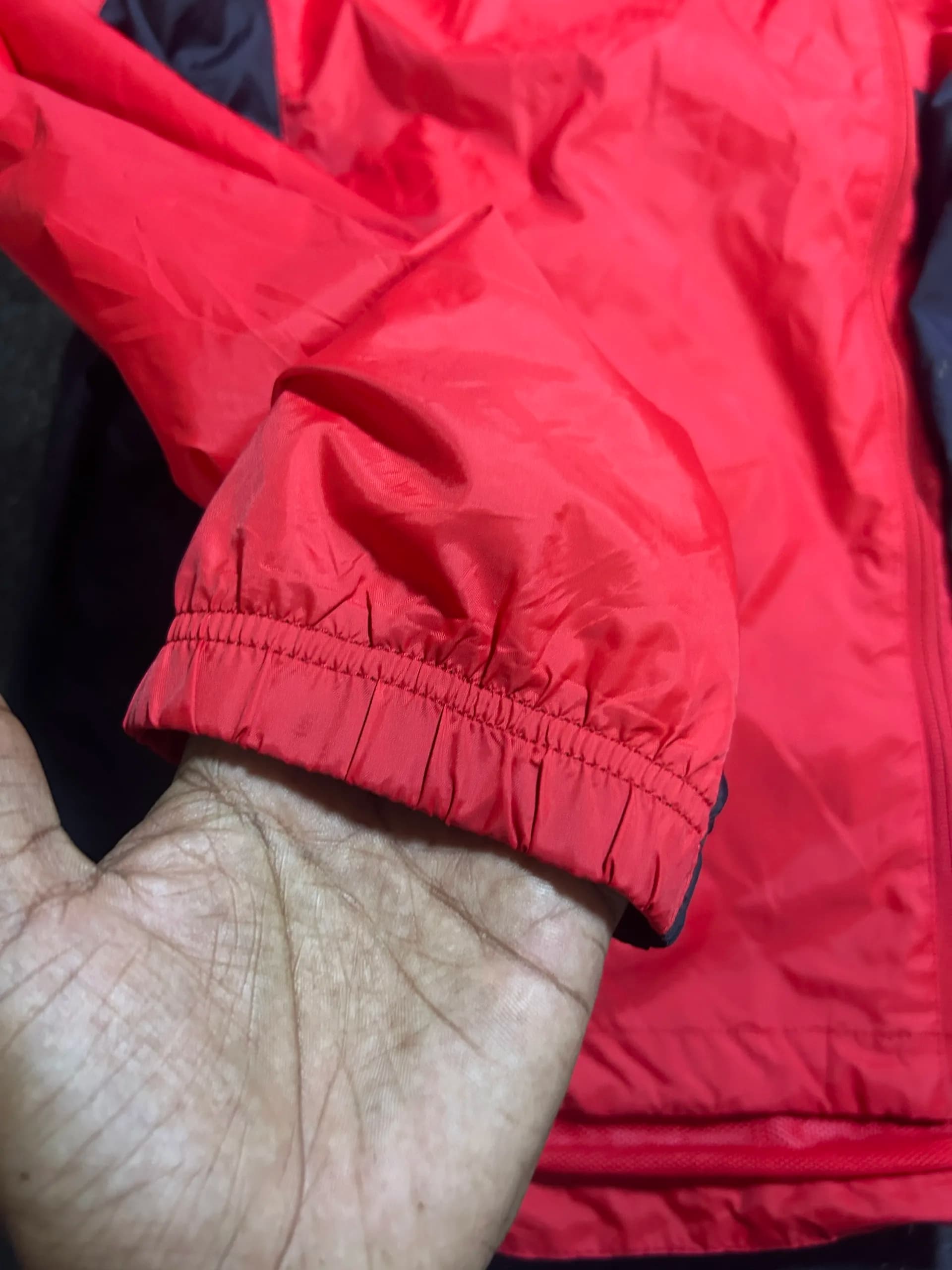 Nike Dri-FIT thrift windbreaker jacket India close-up