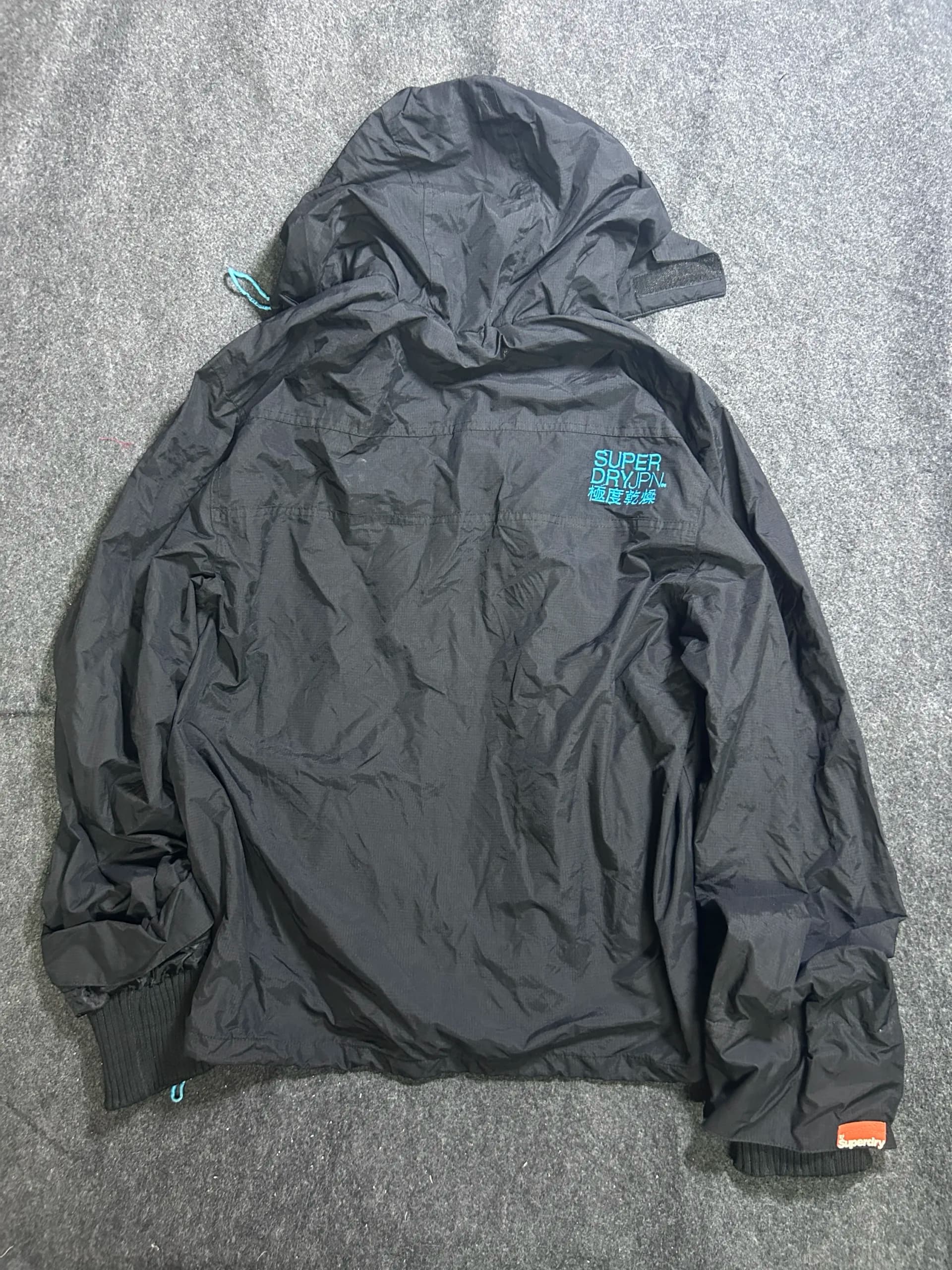 Superdry thrift windbreaker jacket India close-up