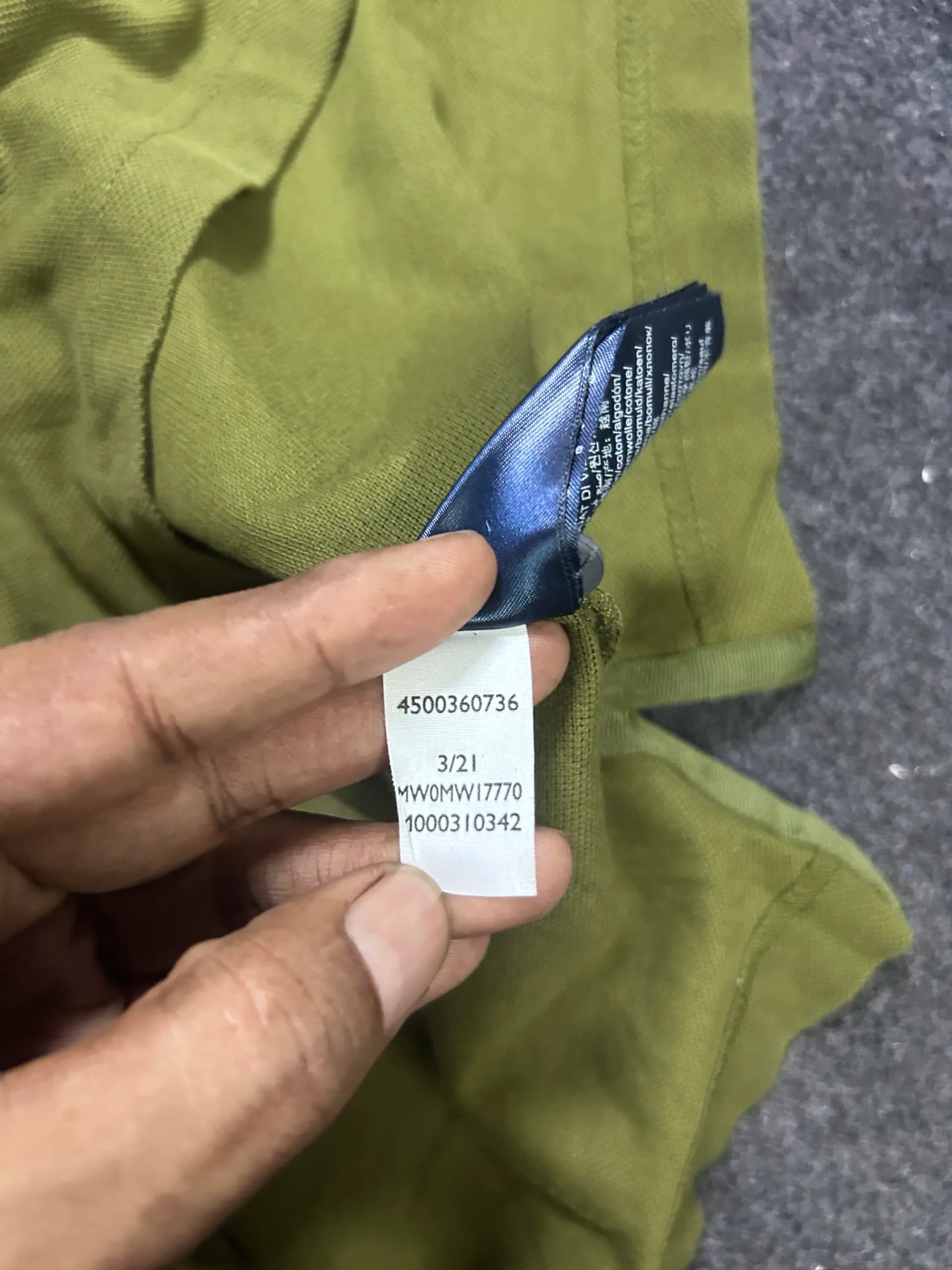 Tommy Hilfiger thrift polo shirt India close-up