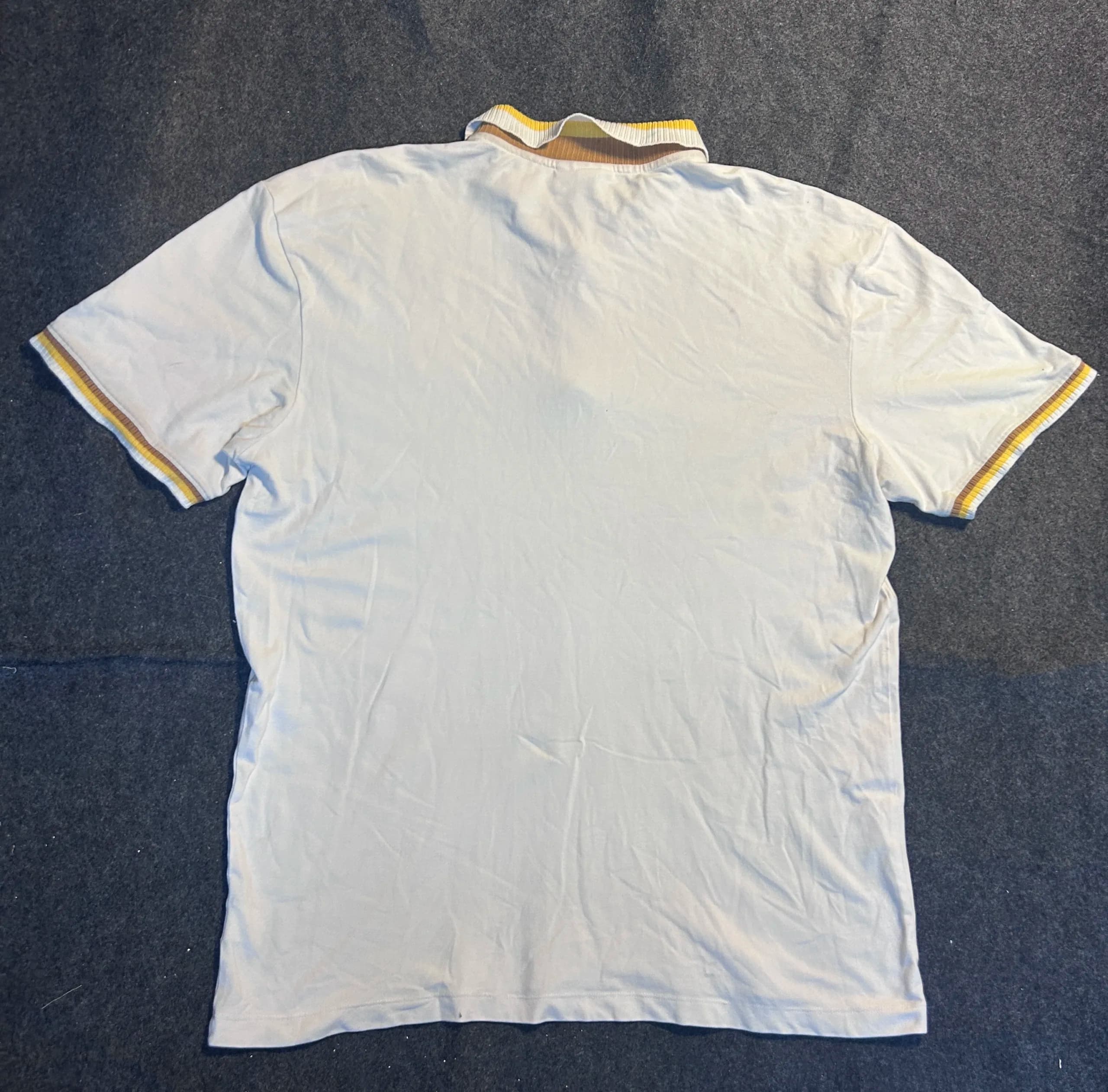 Lacoste thrift polo shirt India detail view