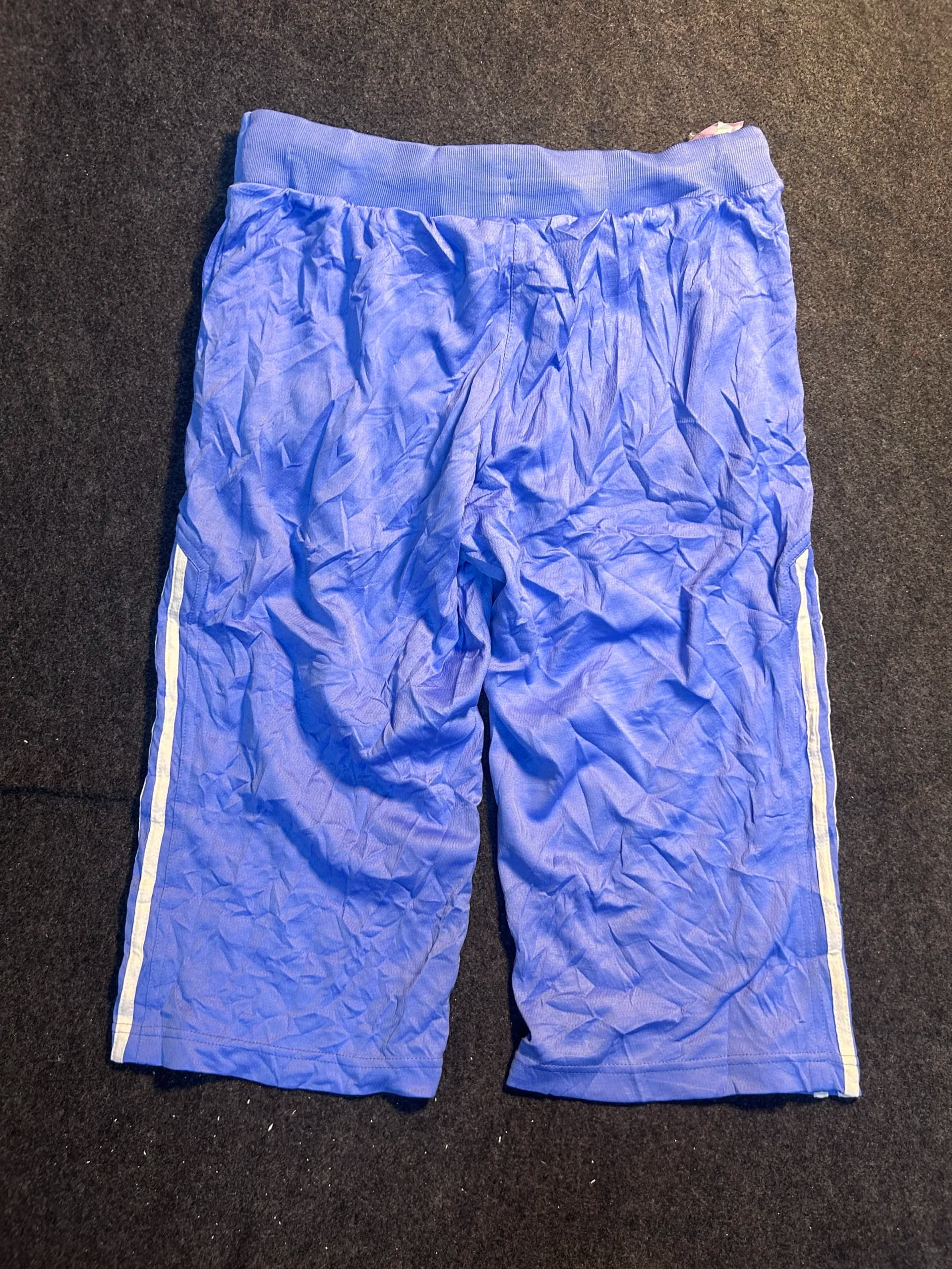 Adidas thrift shorts India detail view