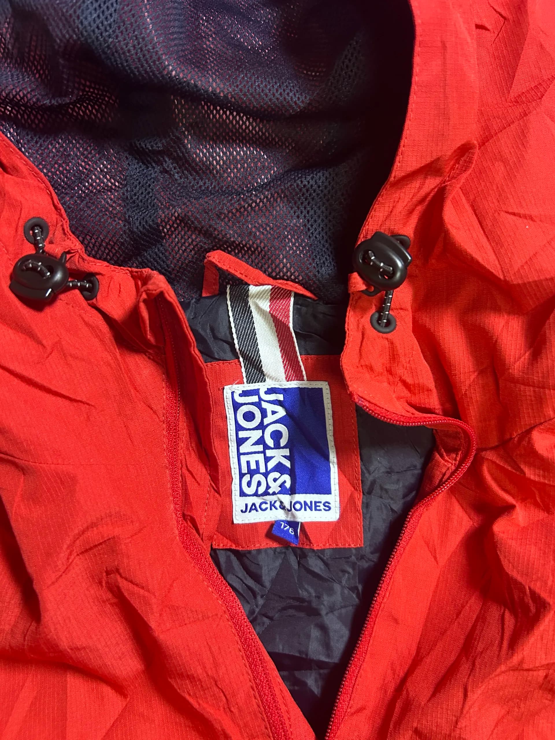 Branded thrift windbreaker jacket India detail view