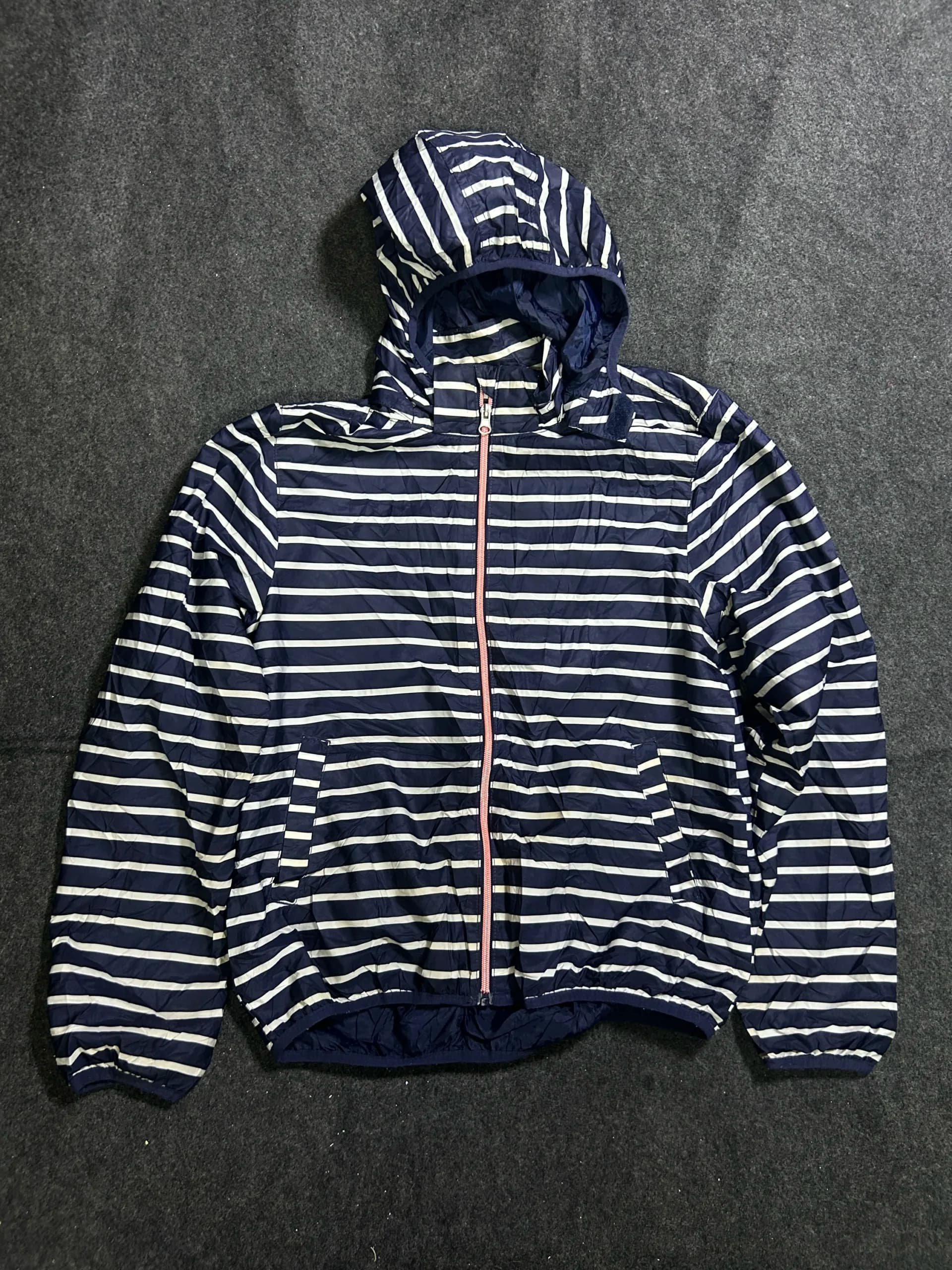 Branded thrift windbreaker jacket India