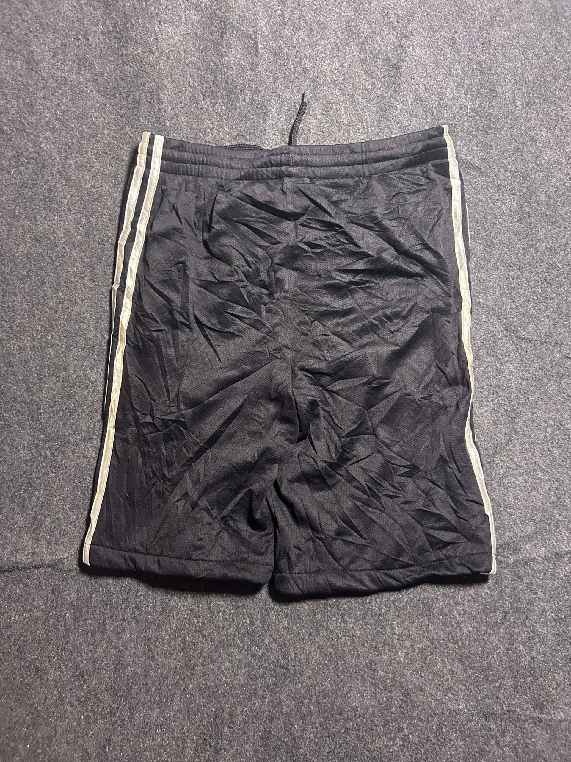 Adidas thrift shorts India detail view