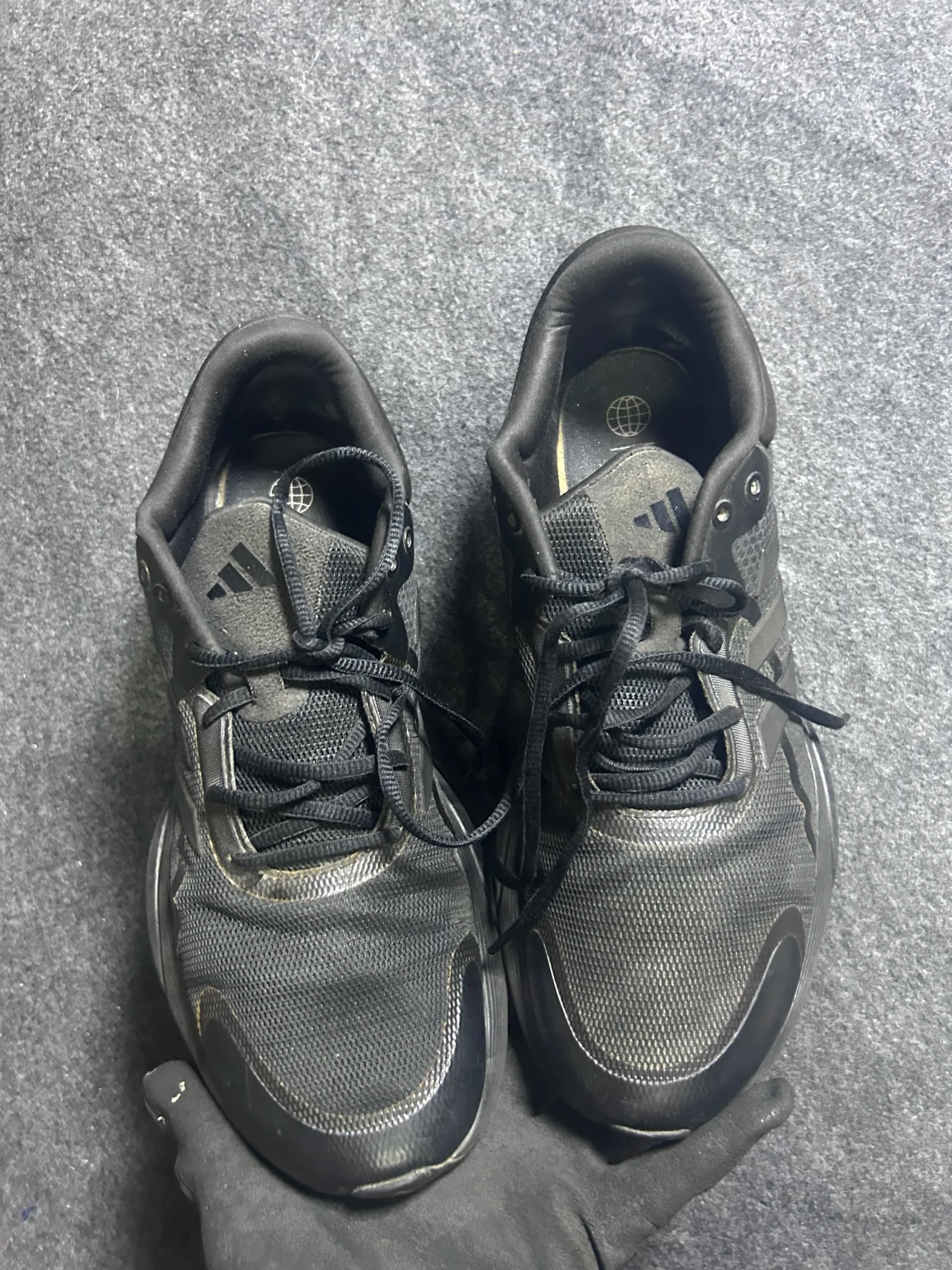 Adidas thrift running shoes India detail view