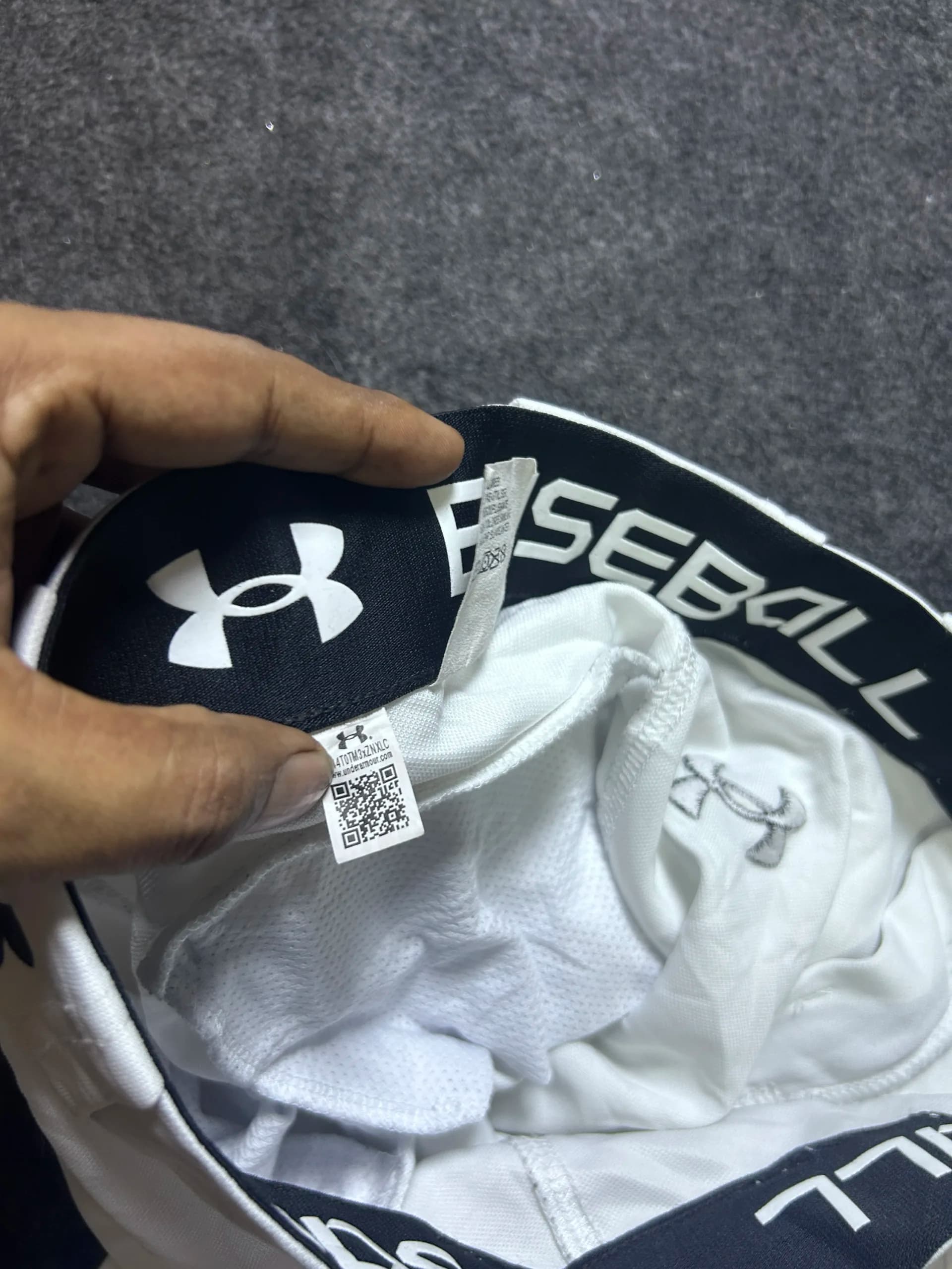 Under Armour thrift pants India detail view