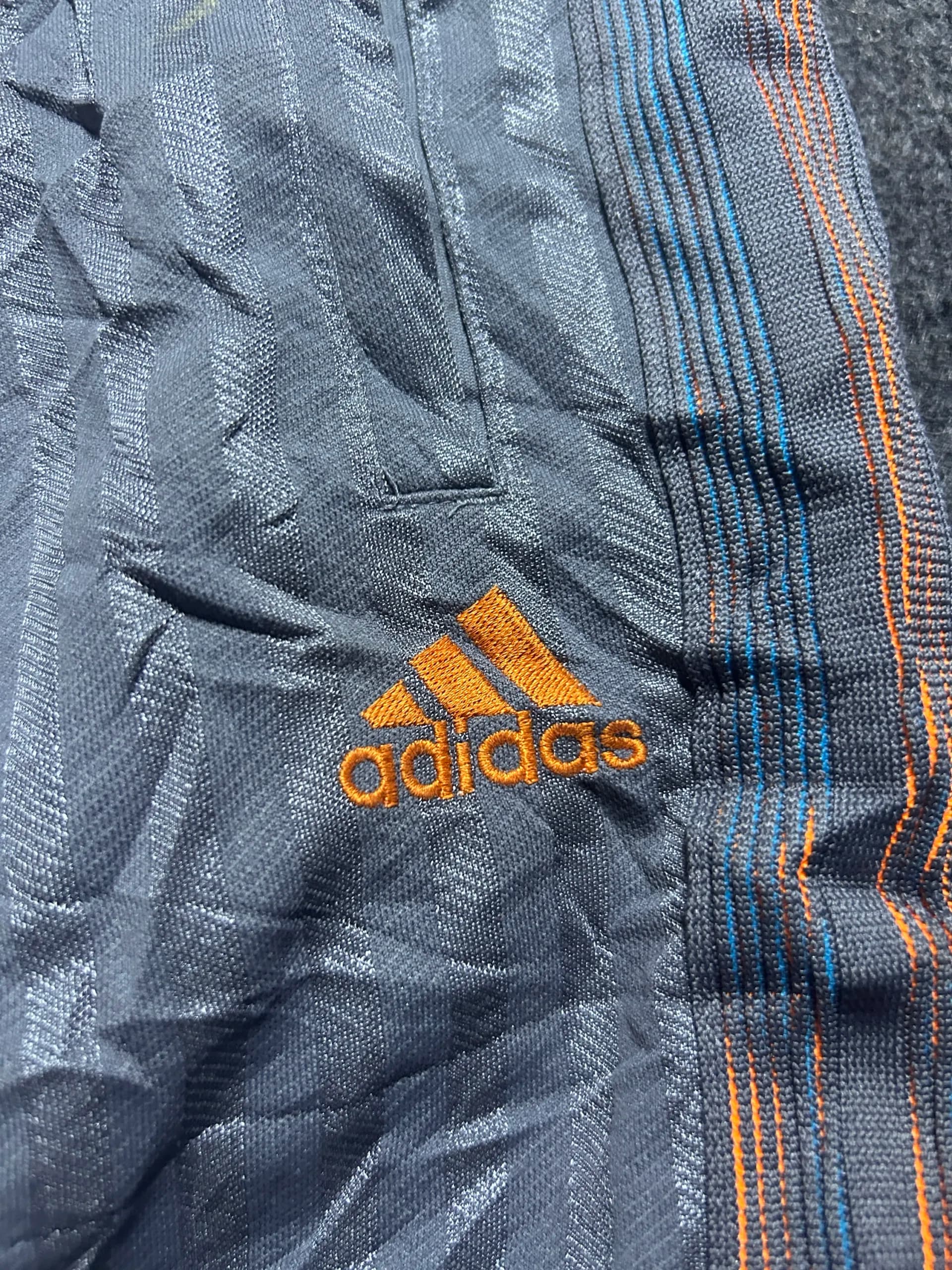 Adidas Climalite thrift shorts India detail view