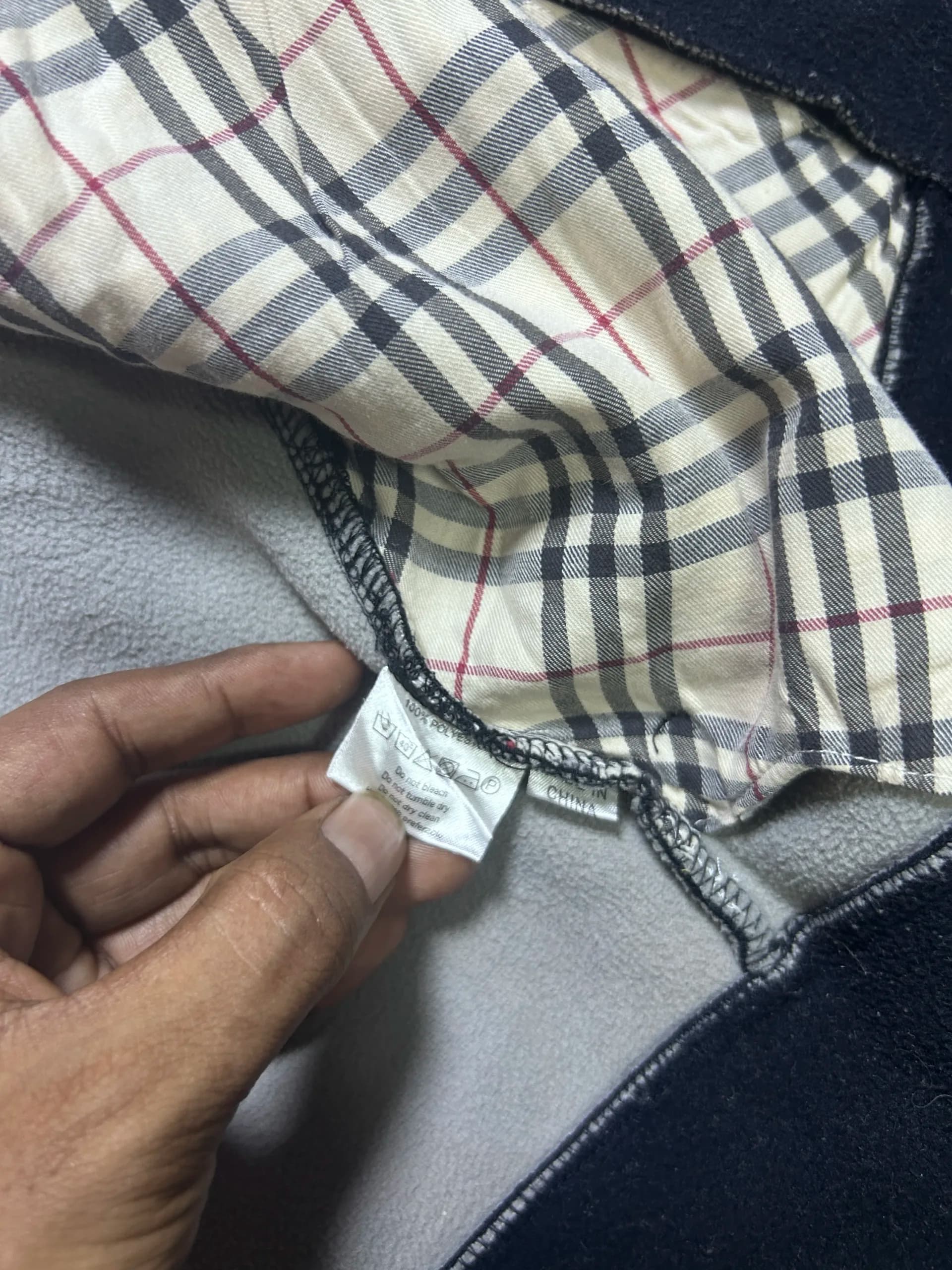 Branded thrift fleece jacket India close-up