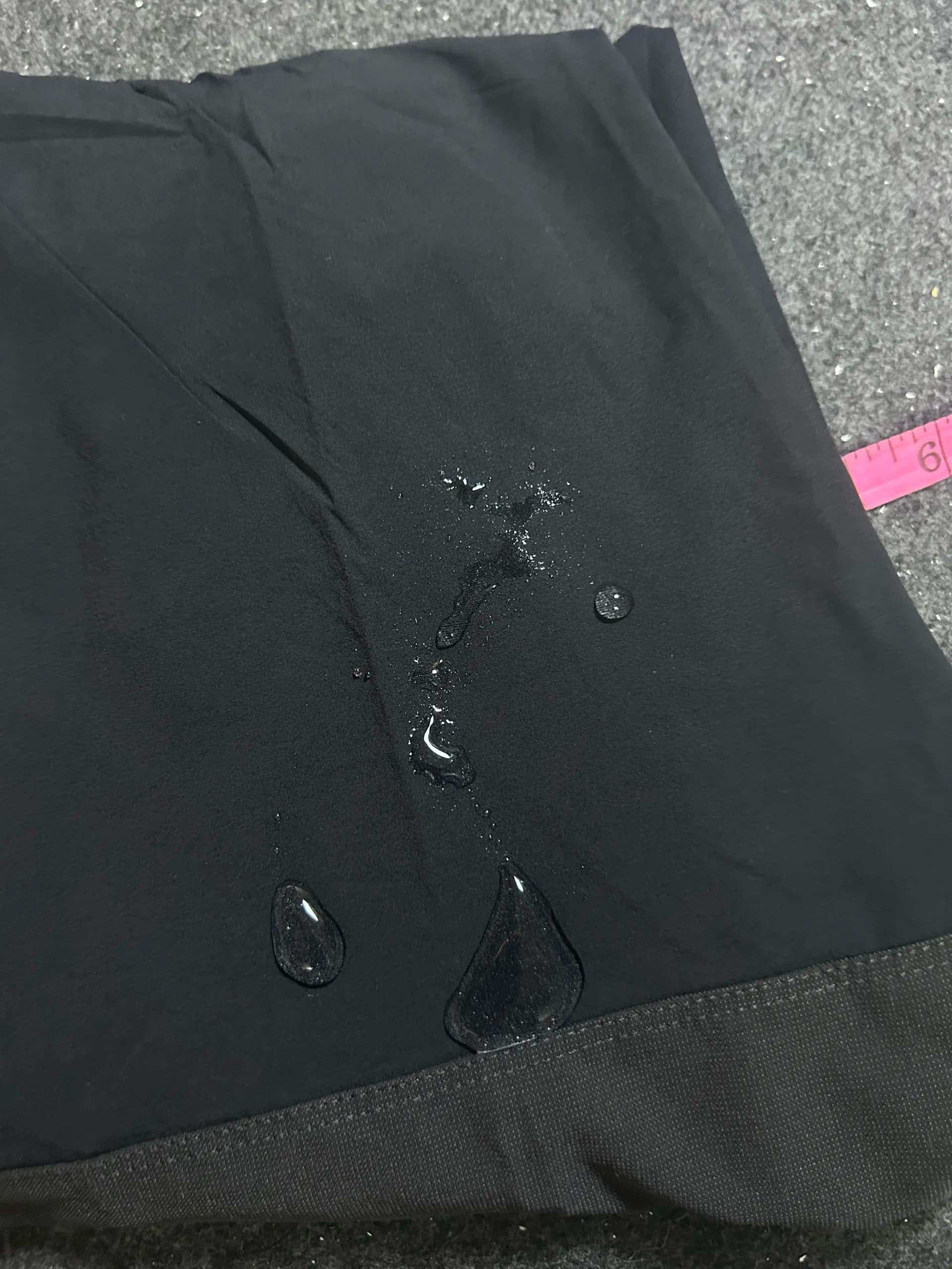 The North Face thrift pants India detail view
