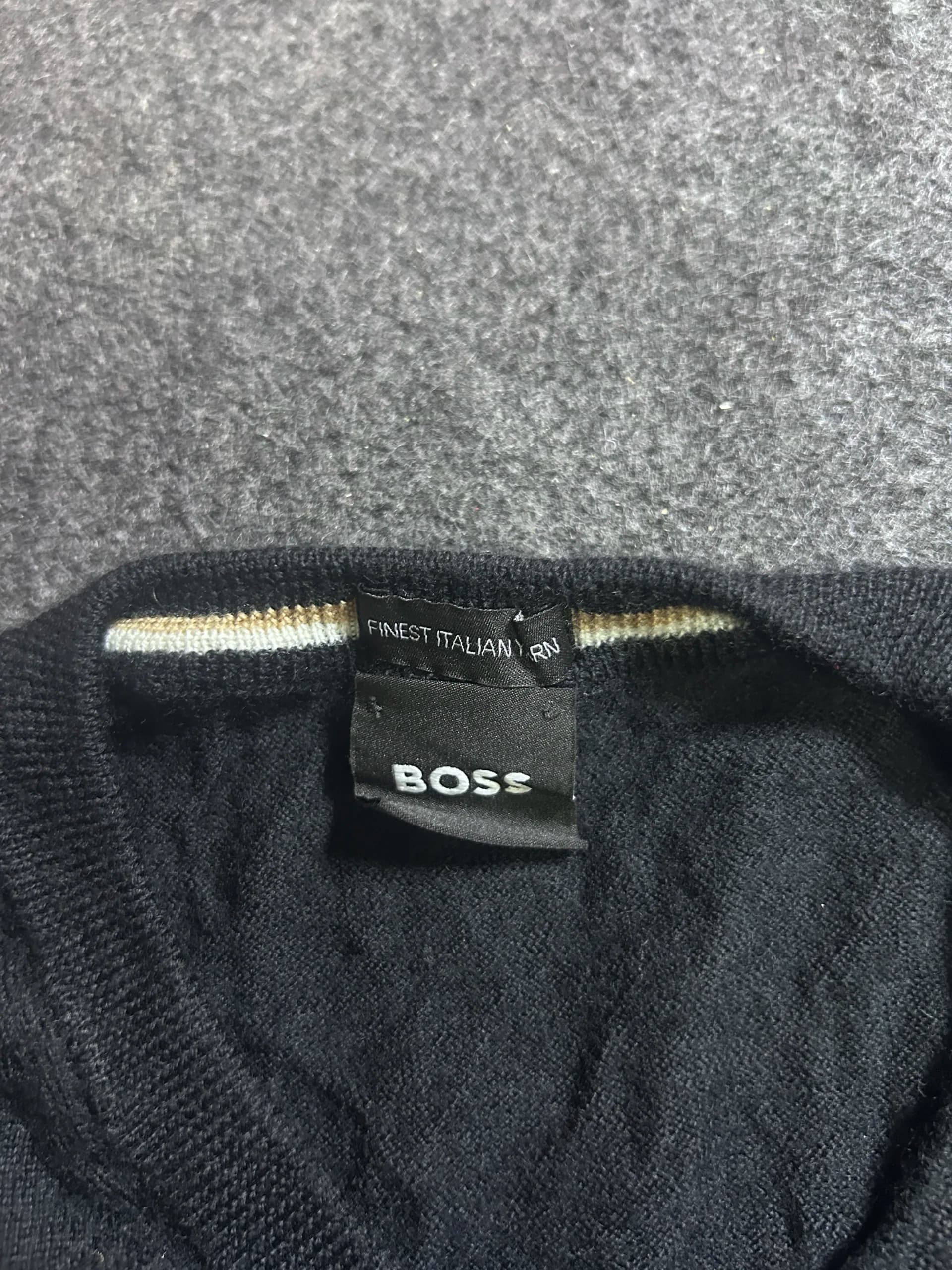 Branded thrift sweater India detail view