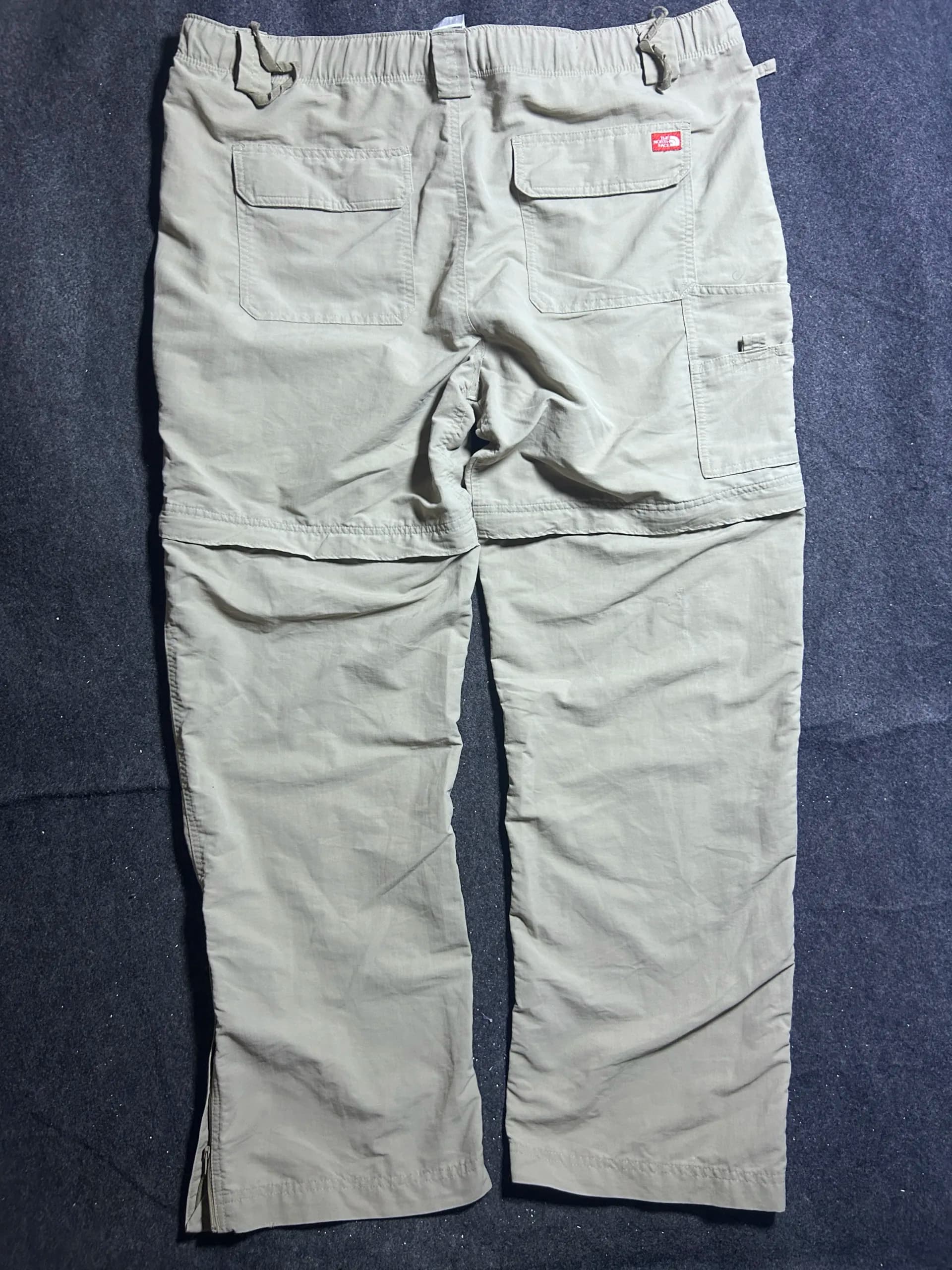 The North Face thrift cargo pants India detail view