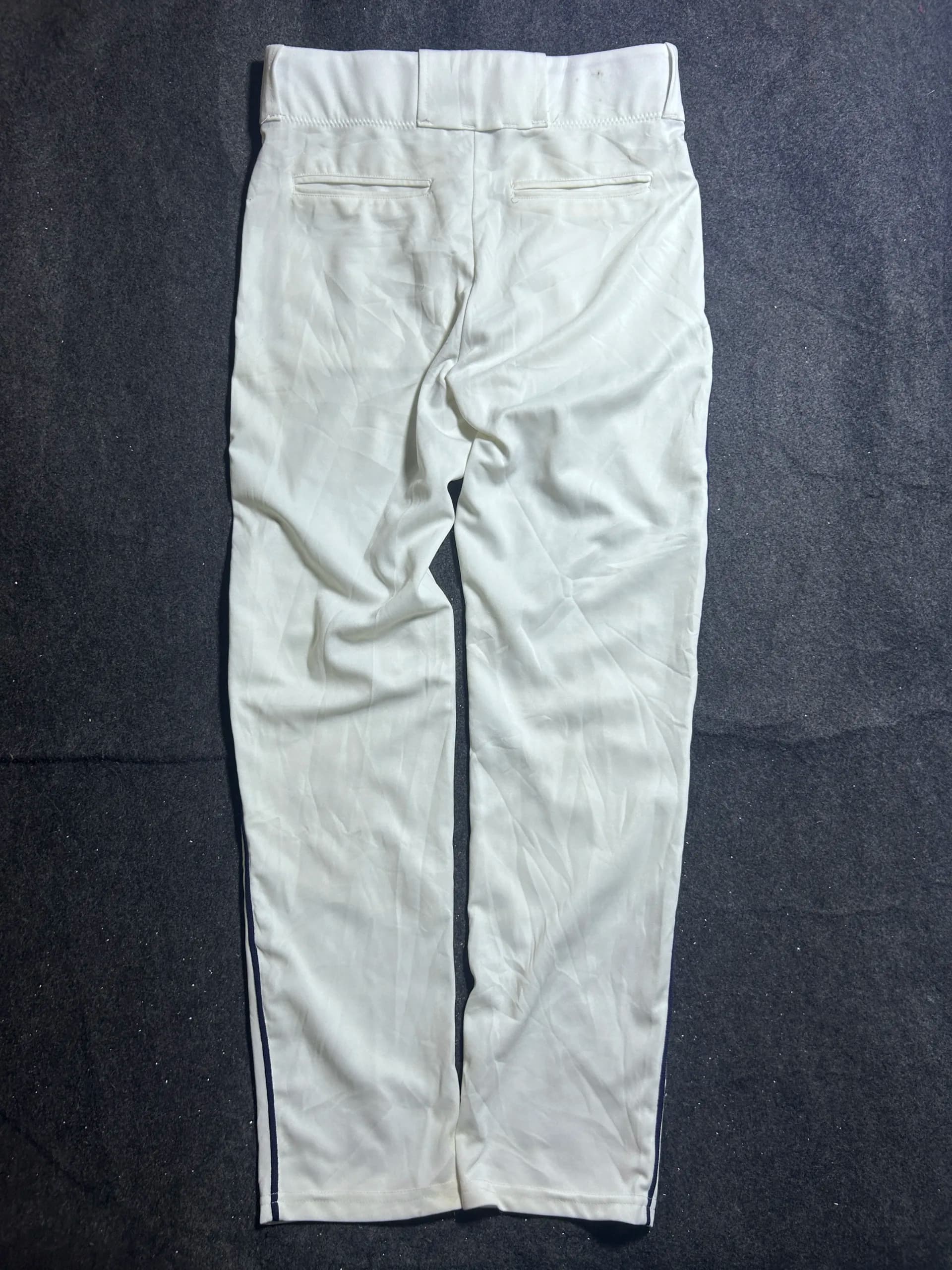 Under Armour thrift pants India back view
